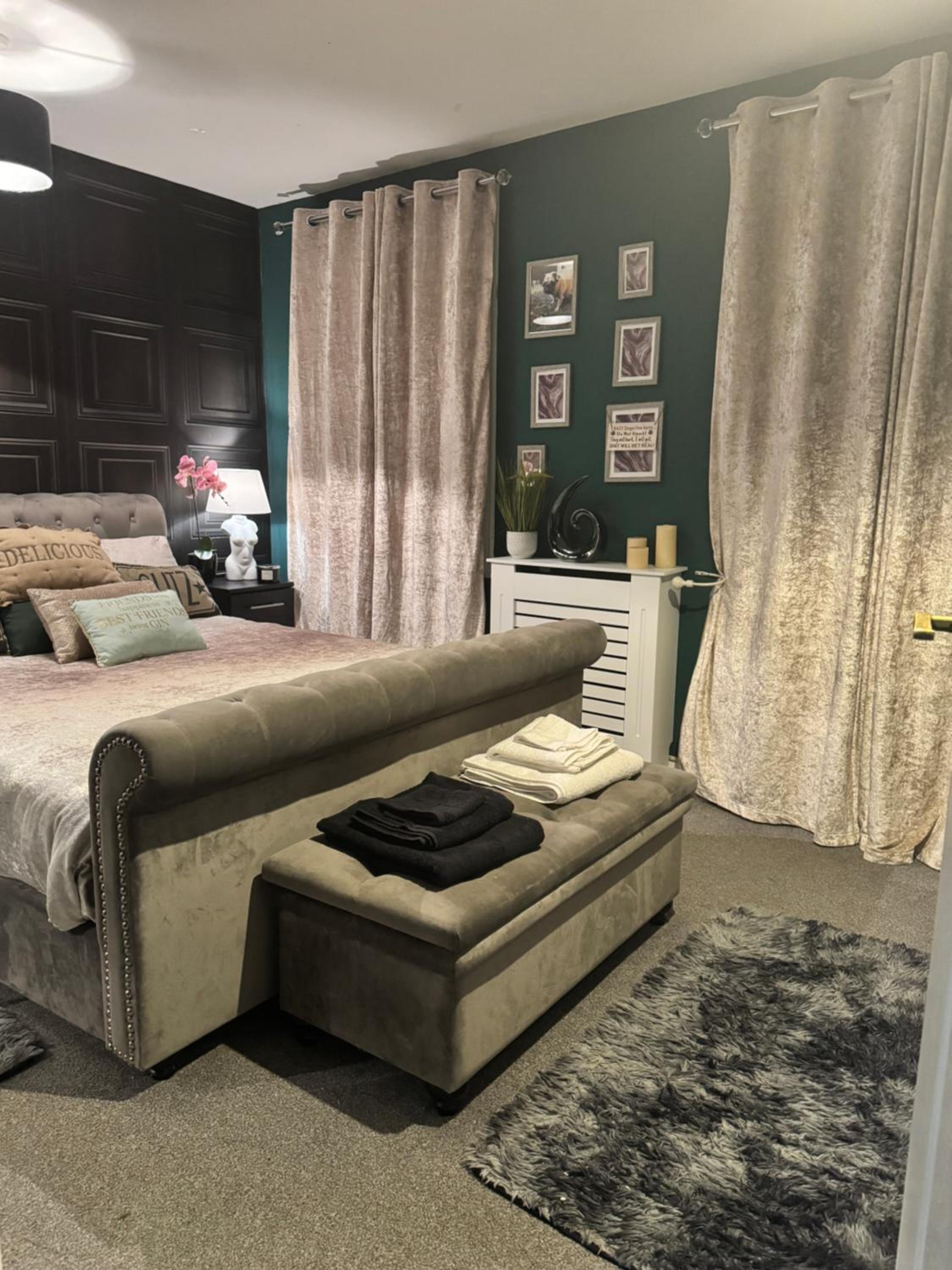 Double Room with Shared Bathroom photo 2