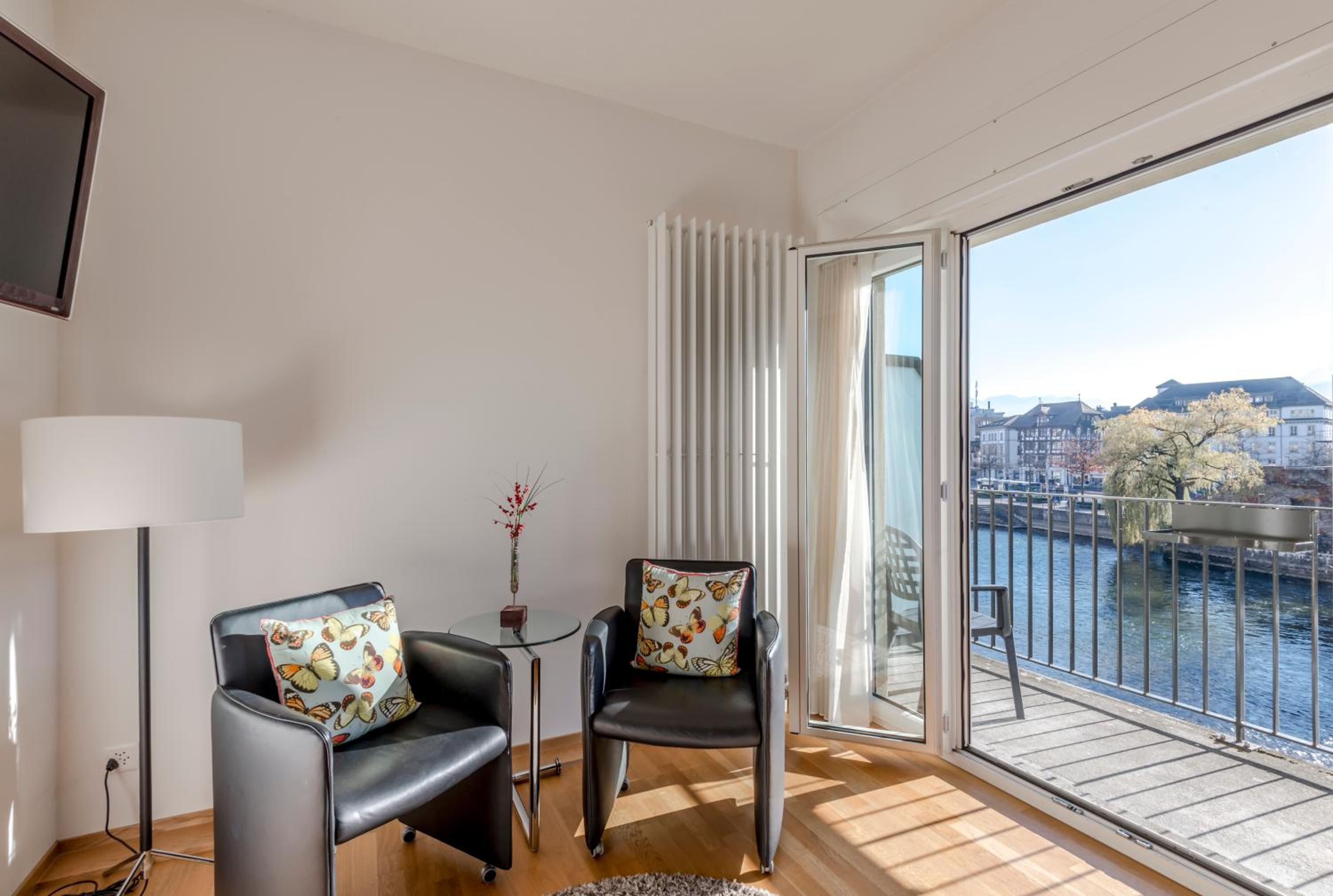 Double Room with Balcony and River and Mountain View - Photo 11