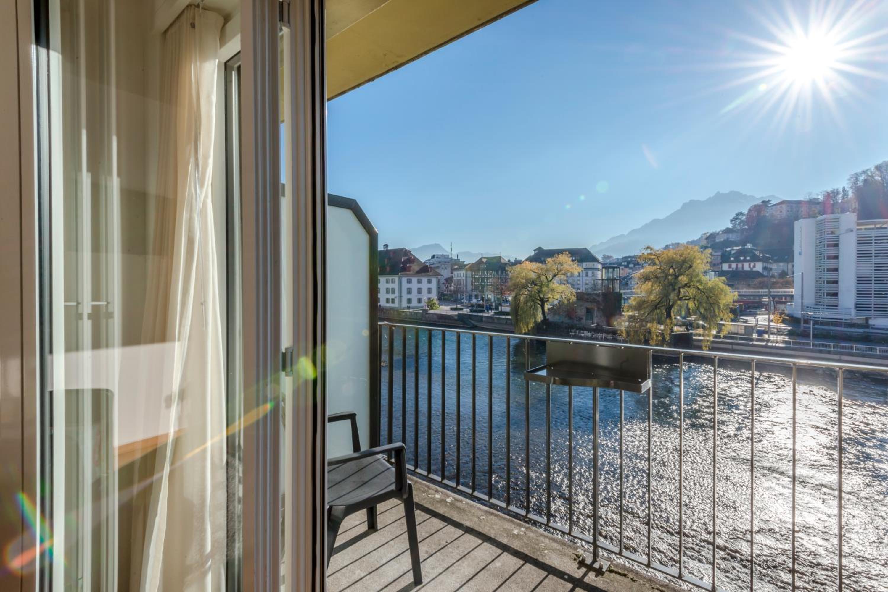 Double Room with Balcony and River and Mountain View - Photo 10