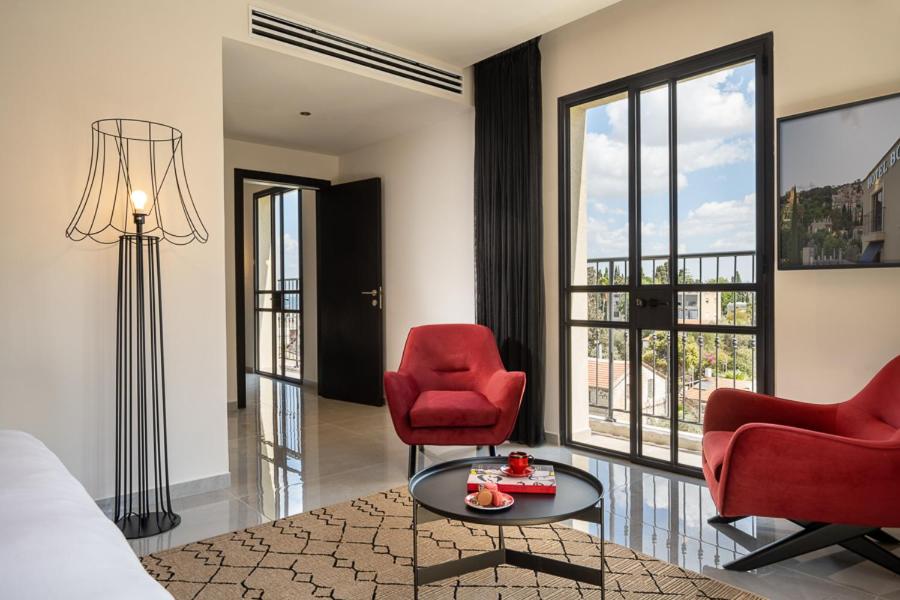 Colony Suite