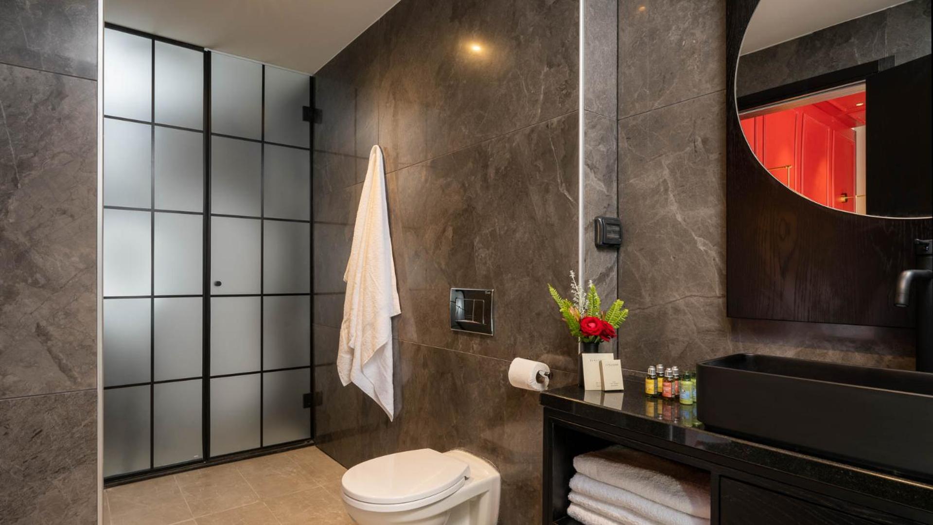 Colony Suite