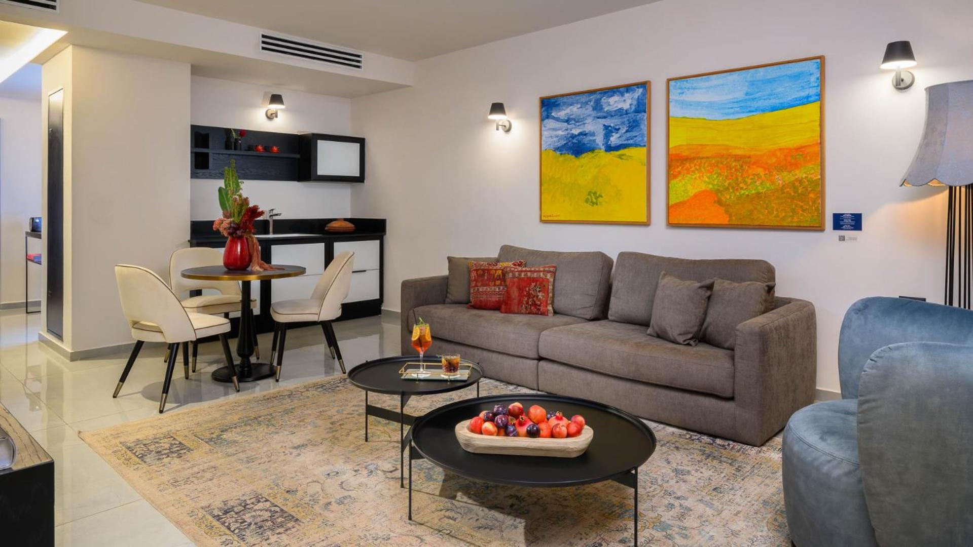Colony Suite