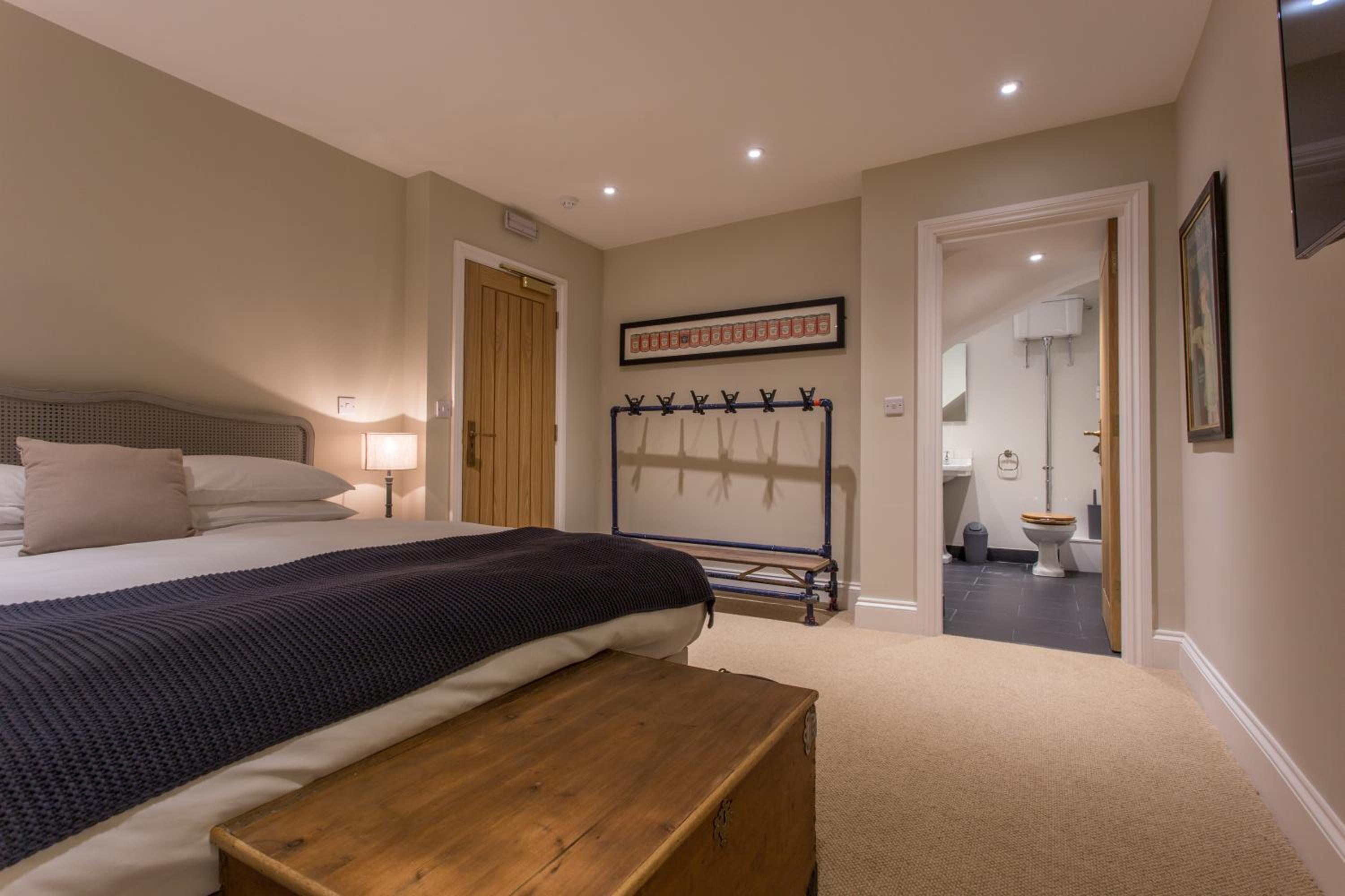 Standard King Room photo 2