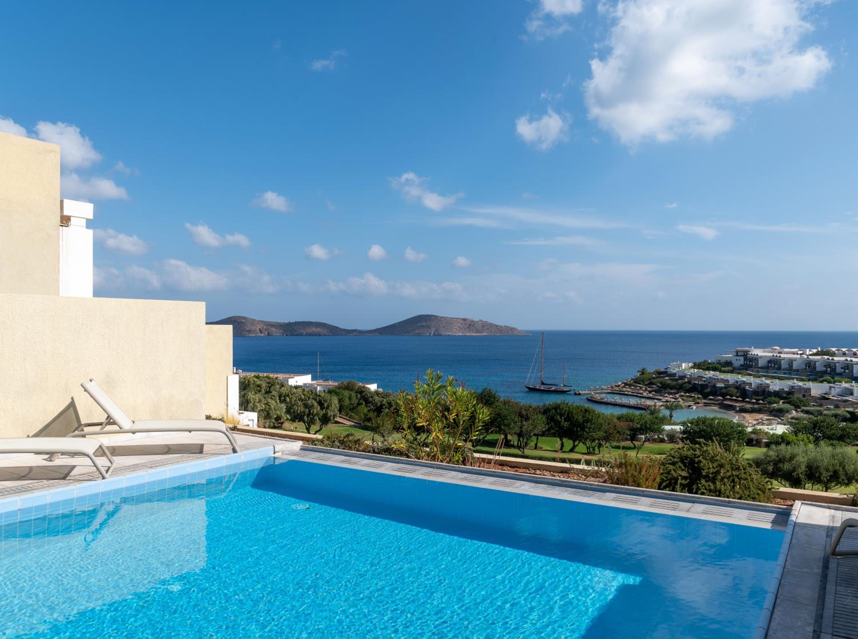 Superior One Bedroom Suite Private Pool photo 2