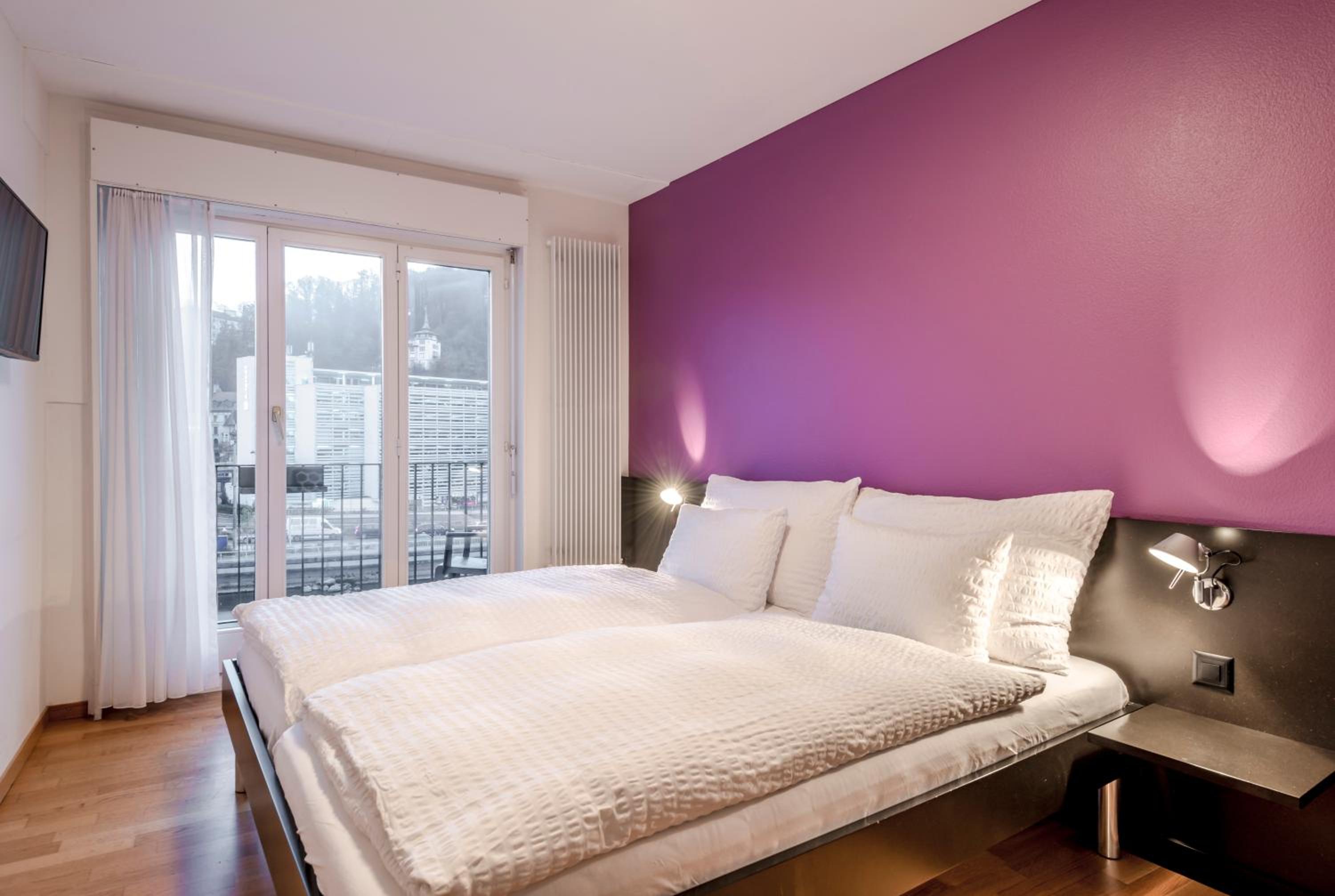 Double Room with Balcony and River and Mountain View - Photo 8