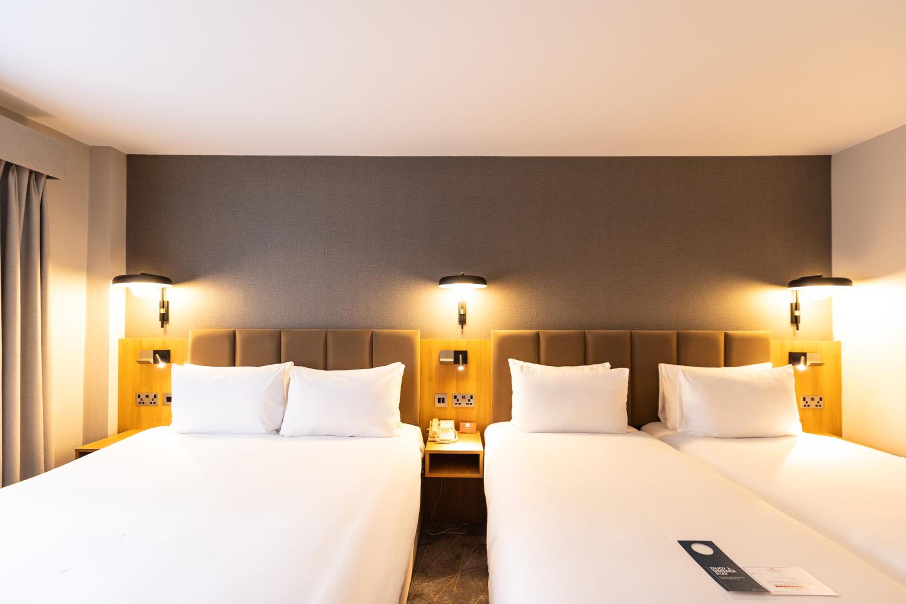Premium Double Room with Two Double Beds - Photo 2