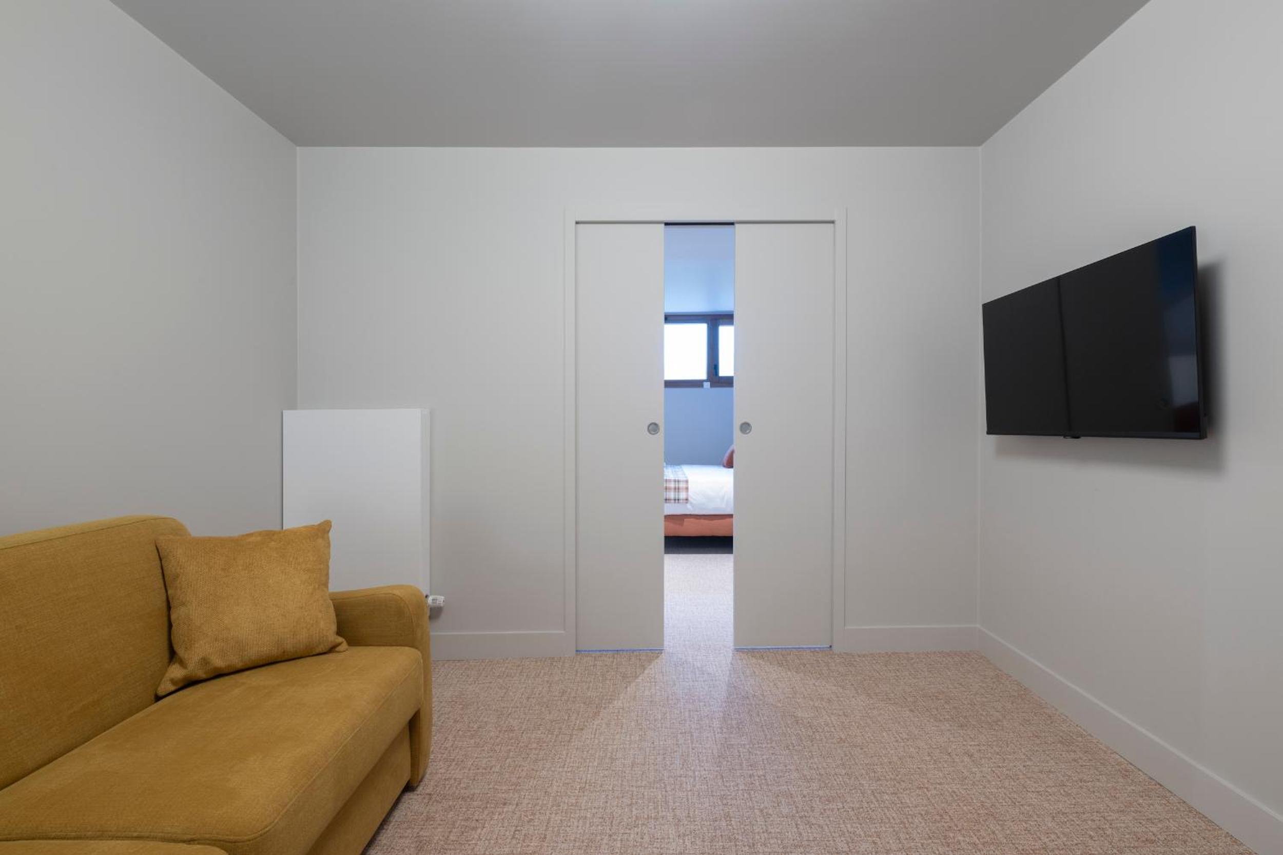 Family Room with Mountain View photo 2
