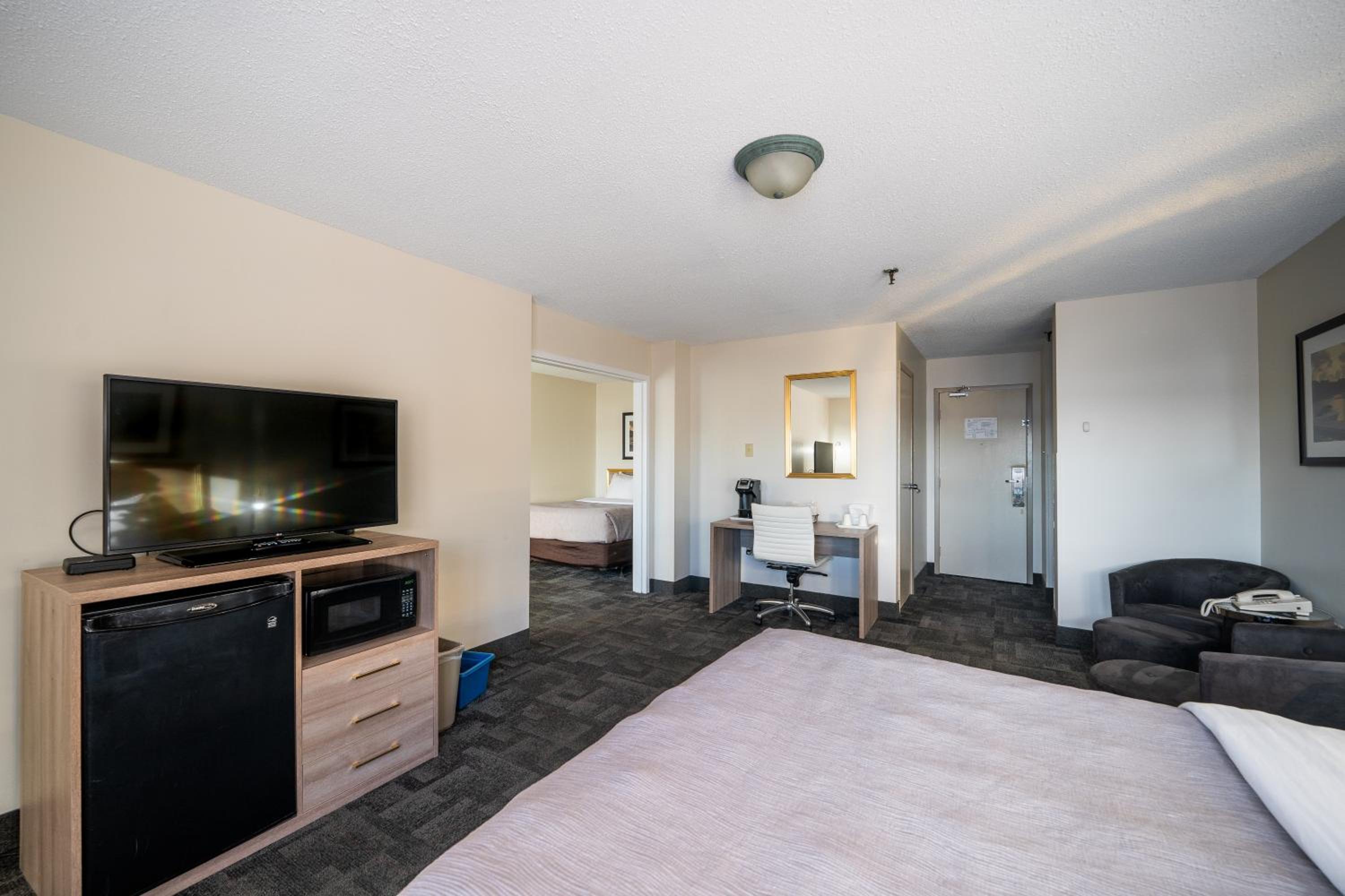 Queen Suite photo 1