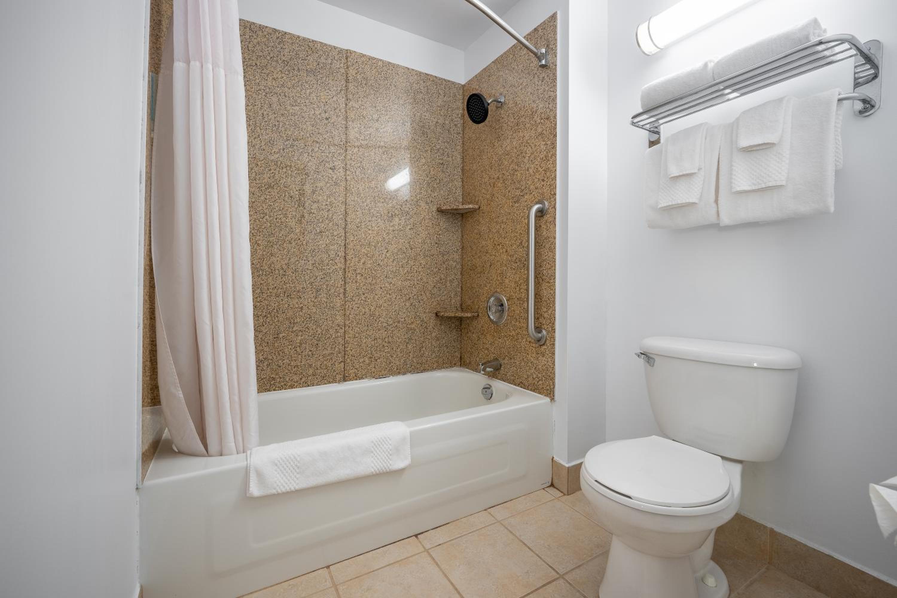 King Room - Non-Smoking - Photo 6
