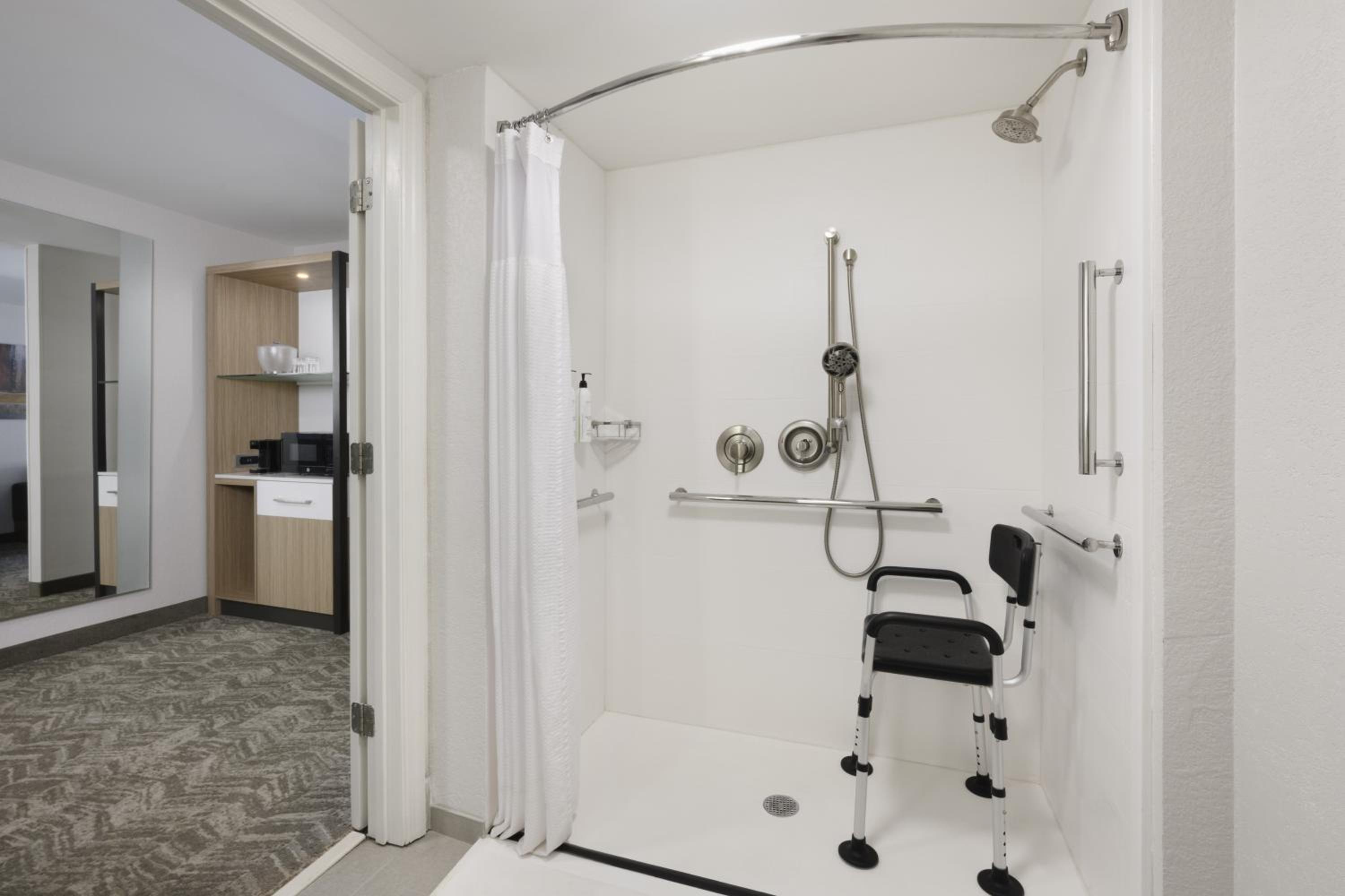 Suite with Two Double Beds and Sofa Bed - Hearing Accessible