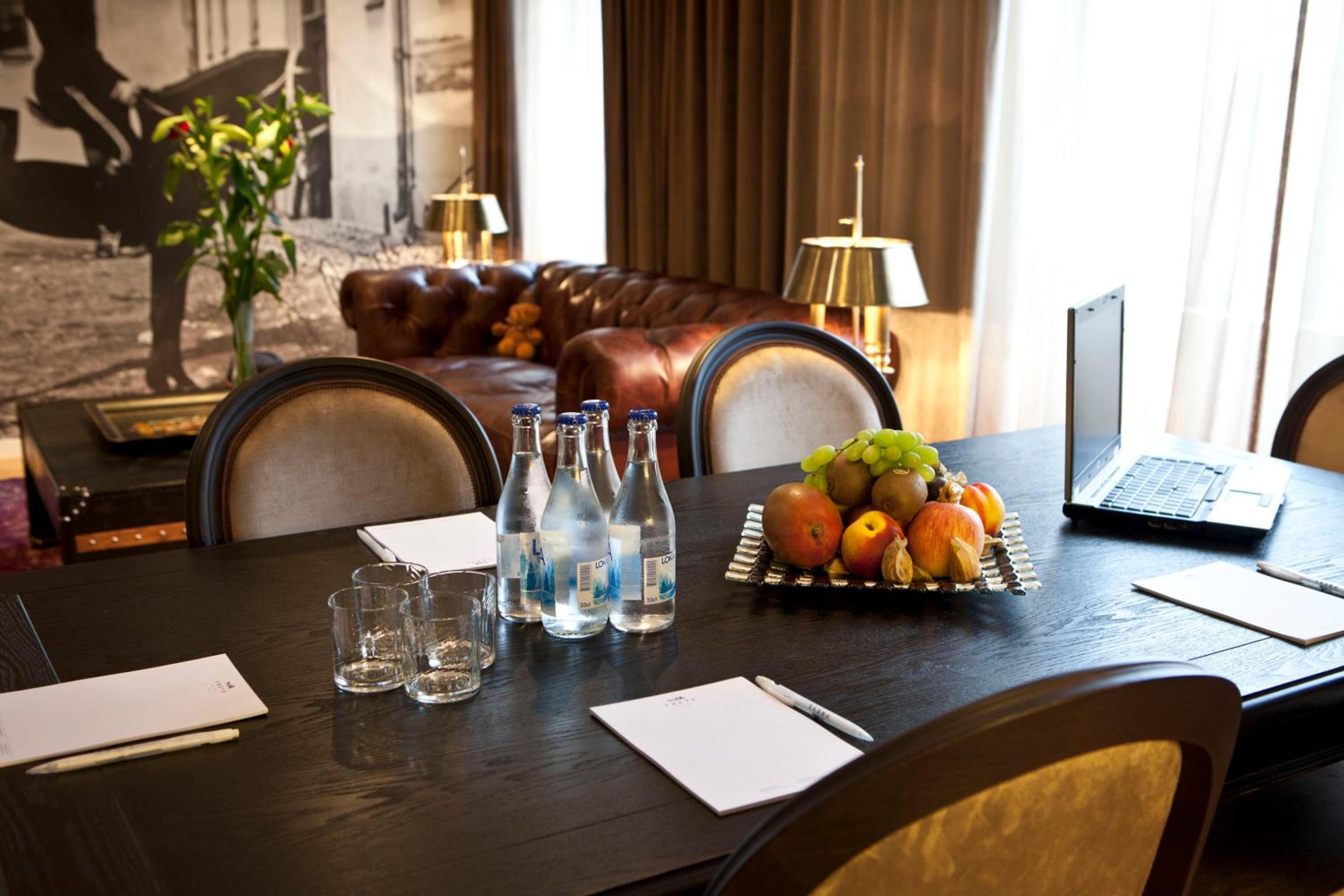 Suite with Balcony - Photo 8