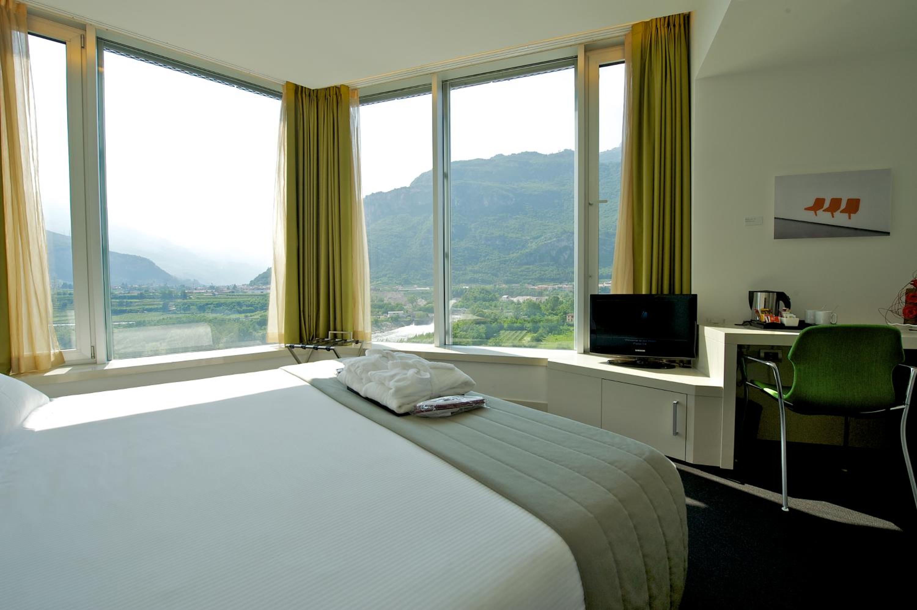 Superior King Room with View - Photo 5