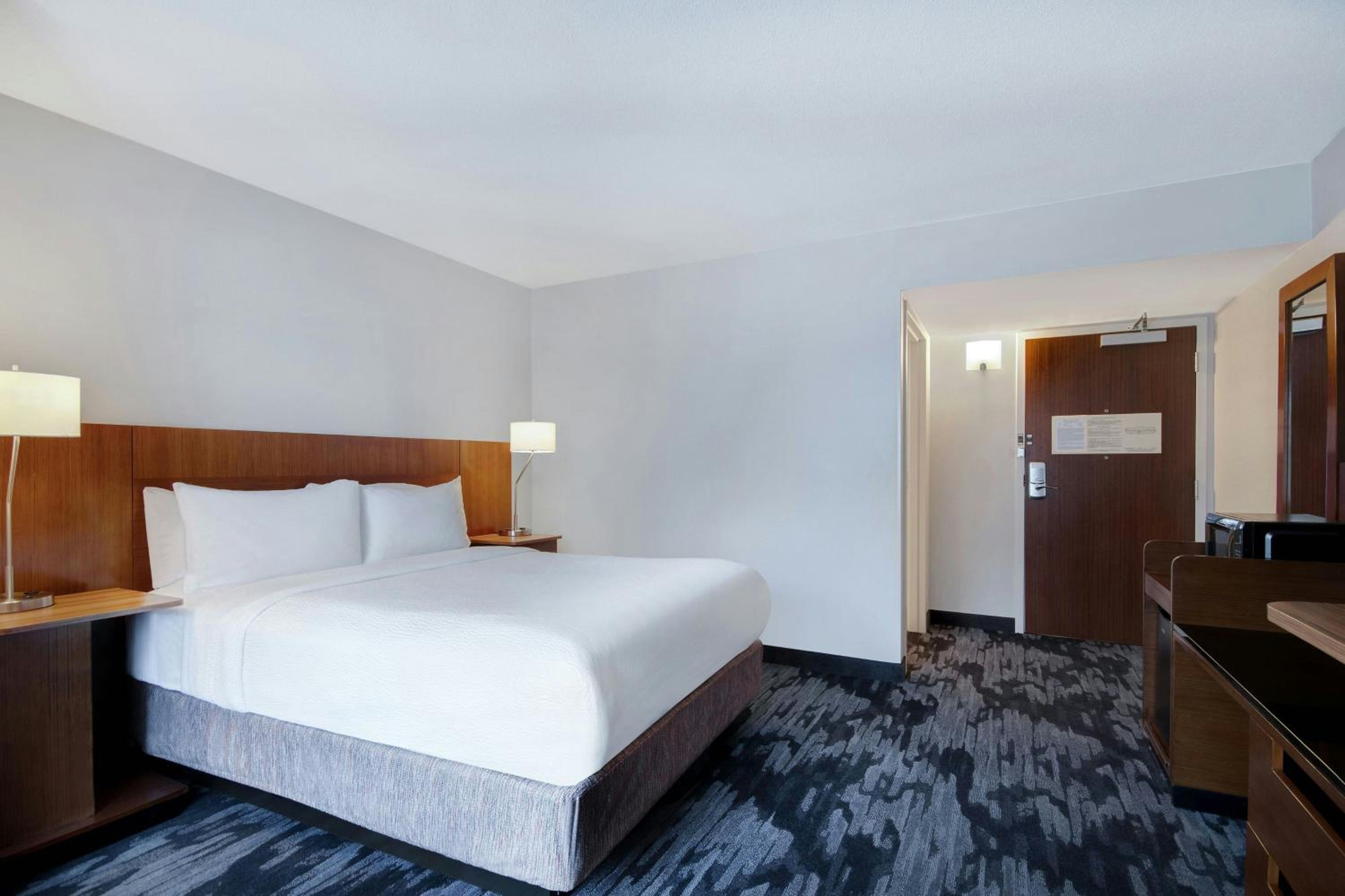 Queen Room with Roll-in Shower - Mobility and Hearing Accessible