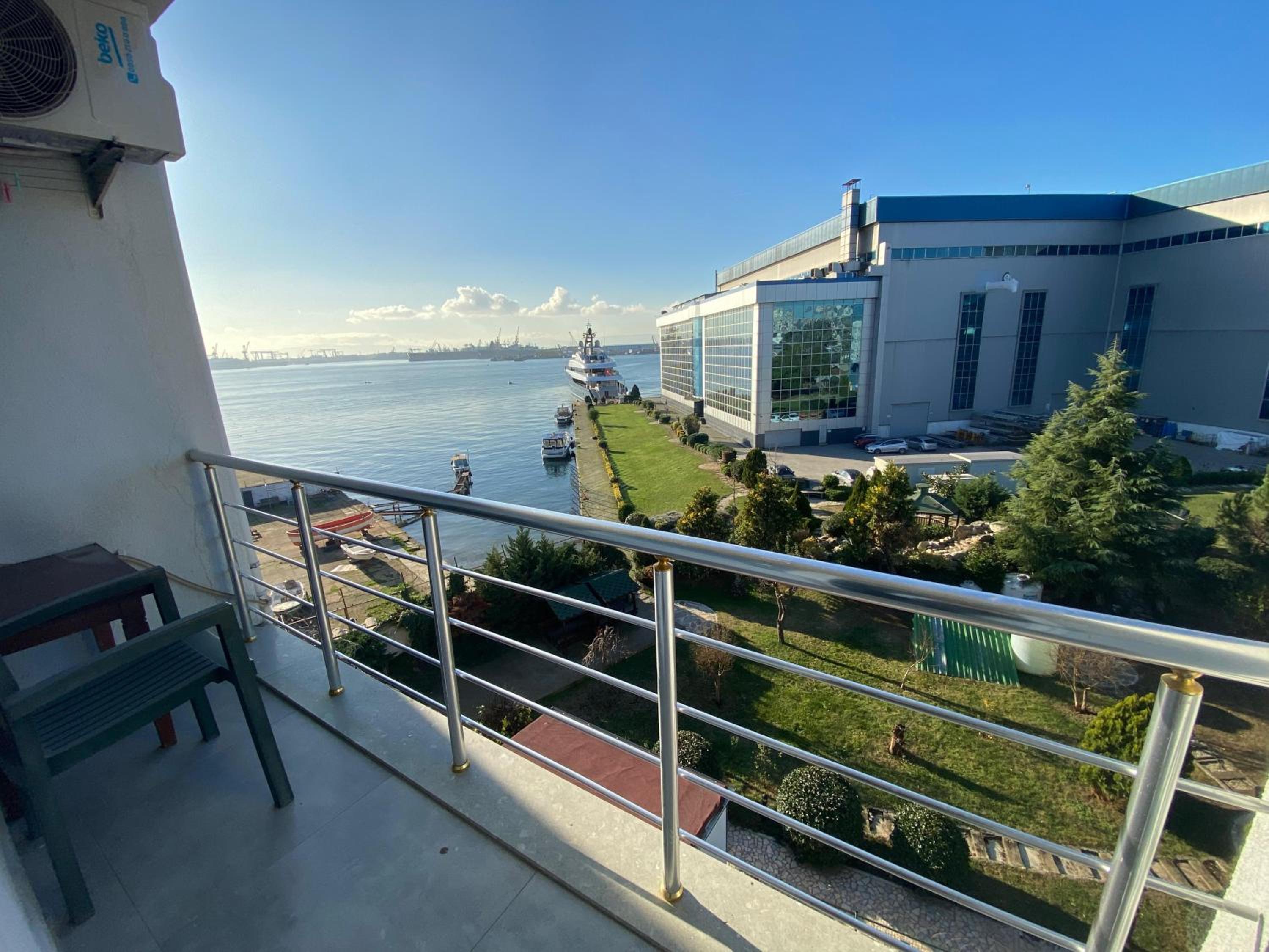 Superior Triple Room with Sea View - Photo 4