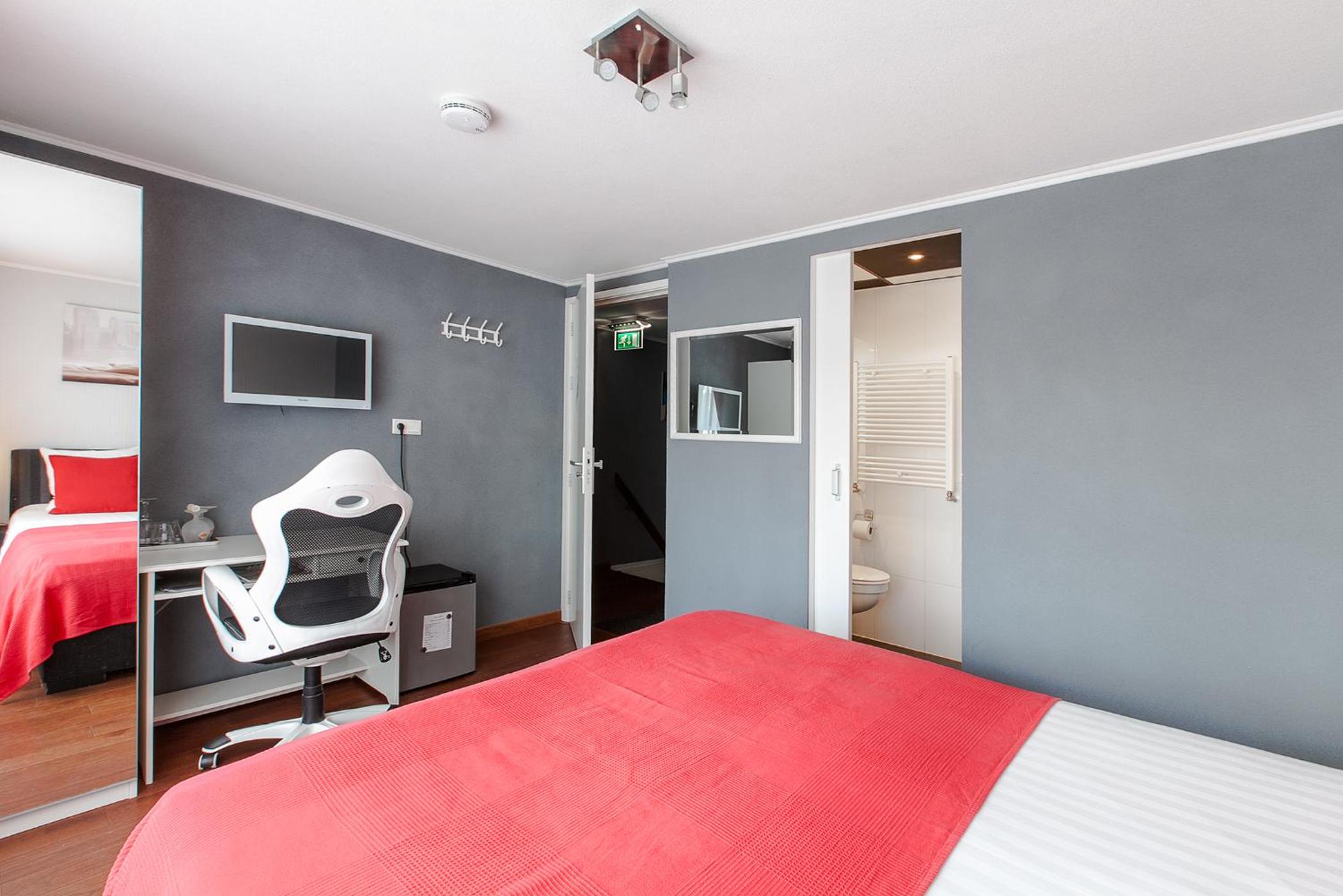 Standard Double Room - Photo 3