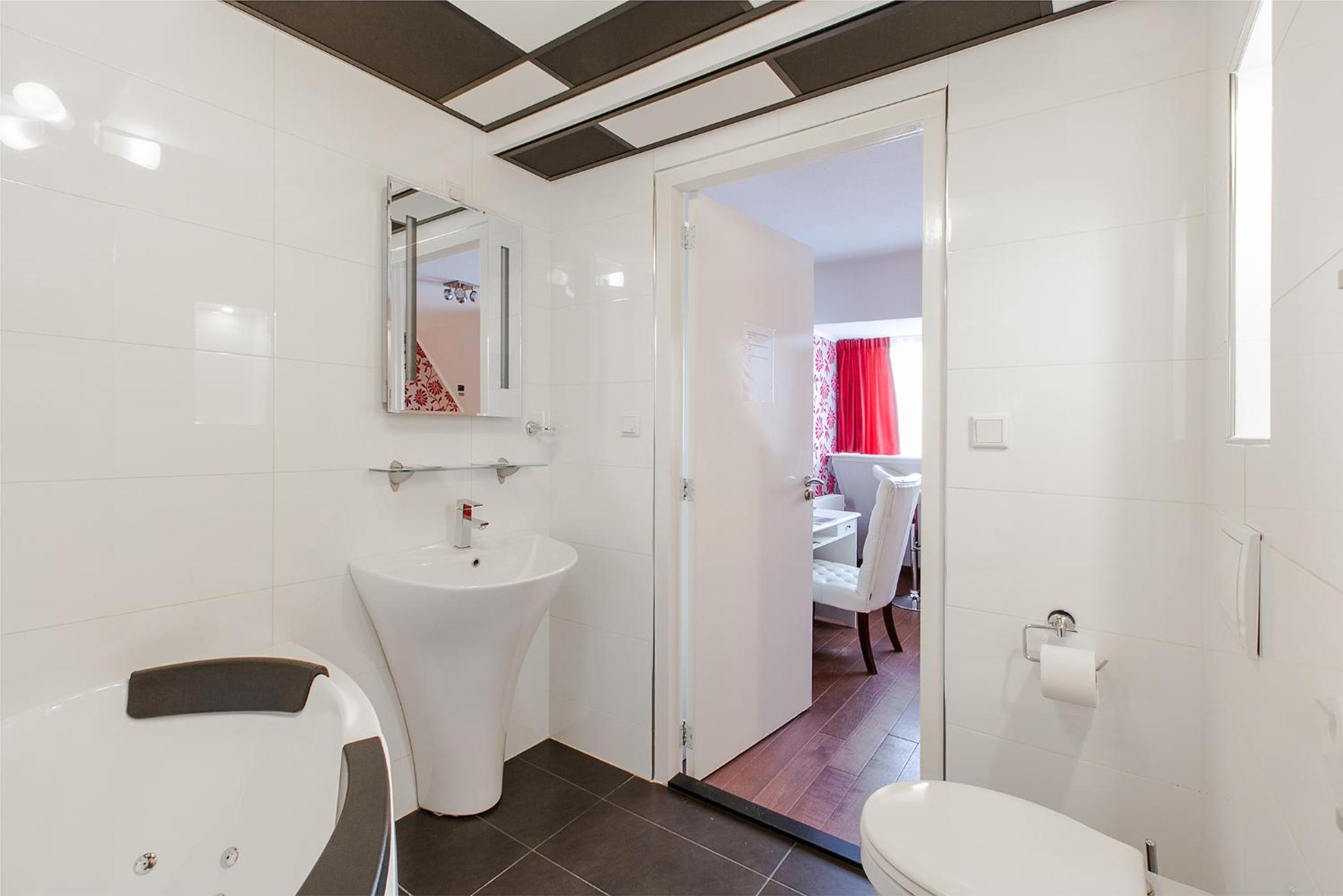 Deluxe Double Room - Photo 5