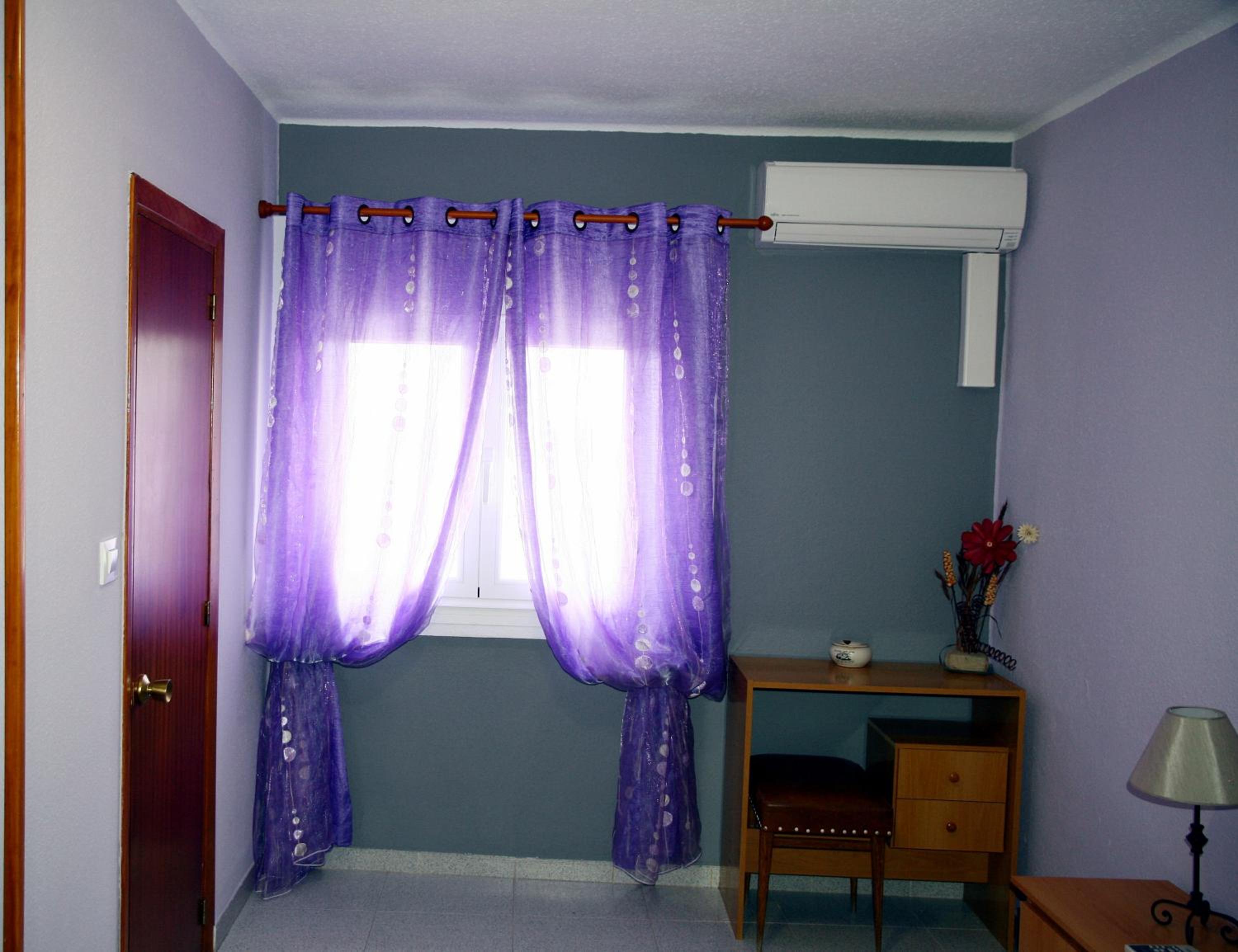 Twin Room - Photo 7