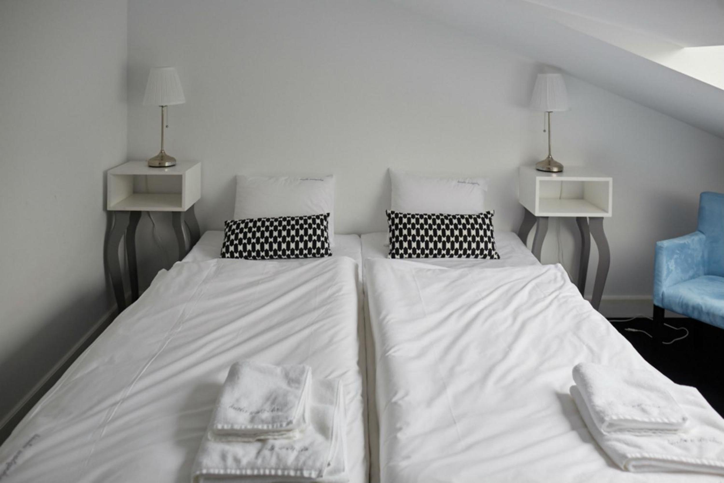 Economy Twin Room photo 2