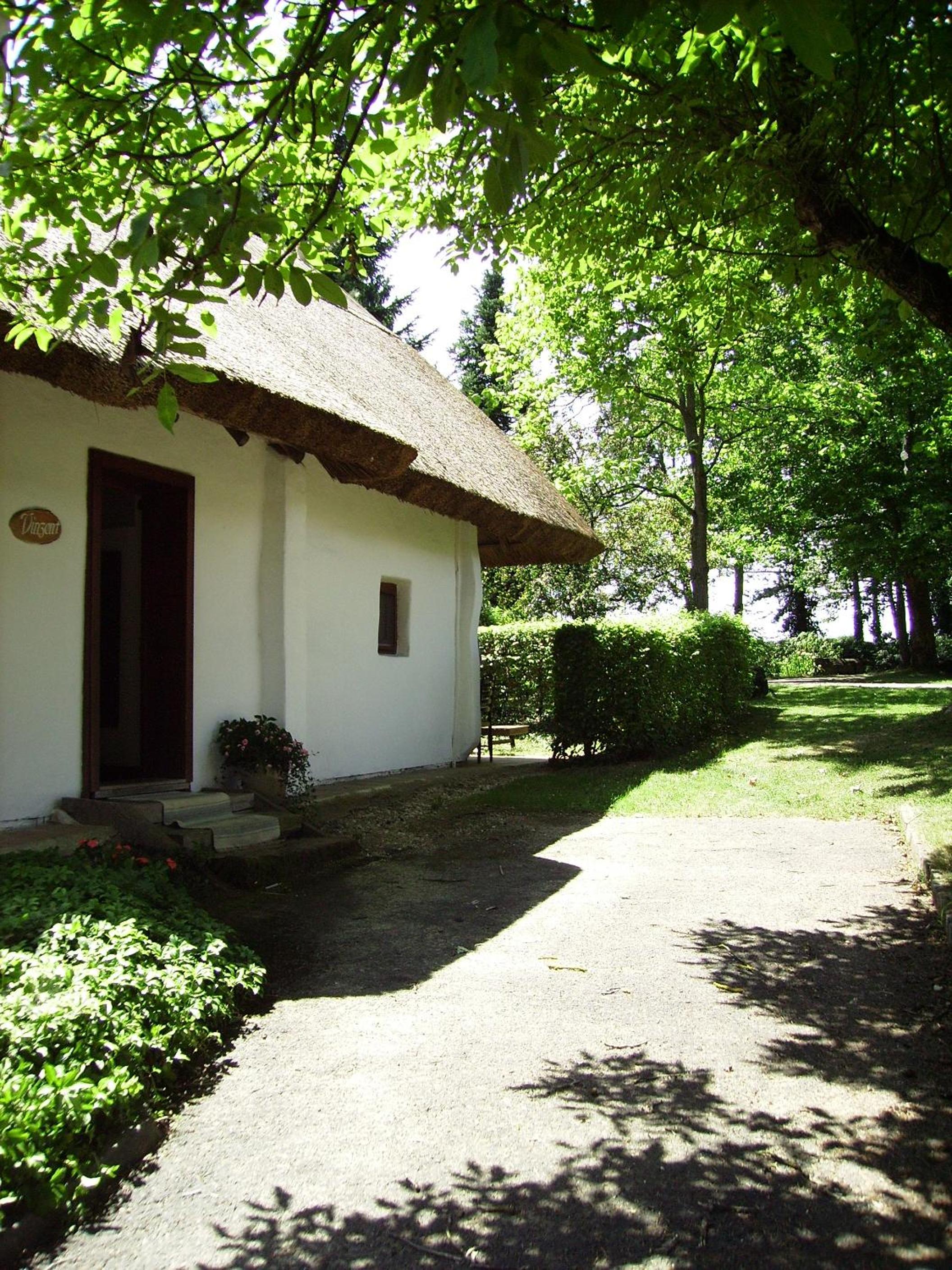 Bungalow photo 2