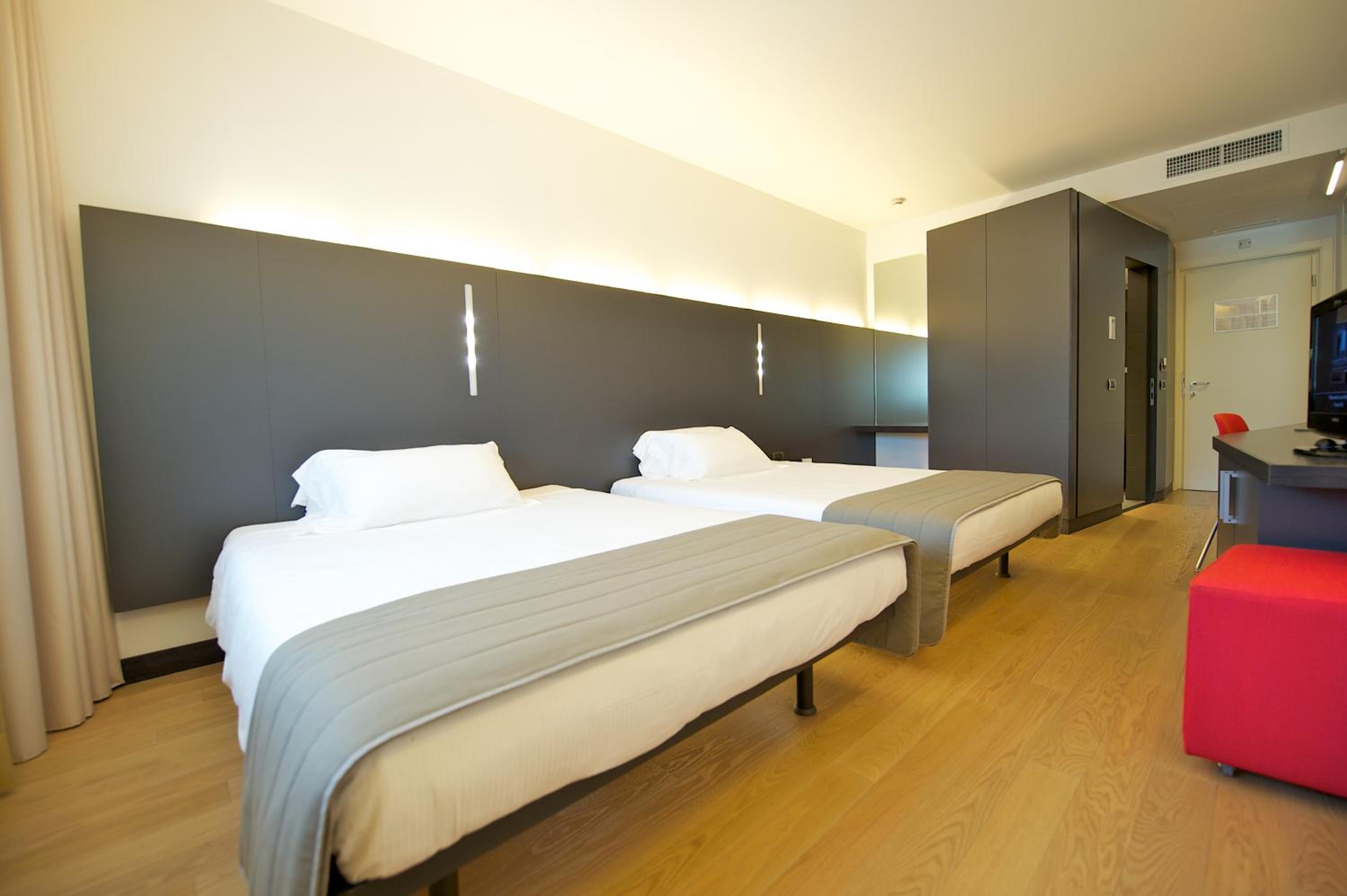 Junior Suite with One Double Bed - Photo 4