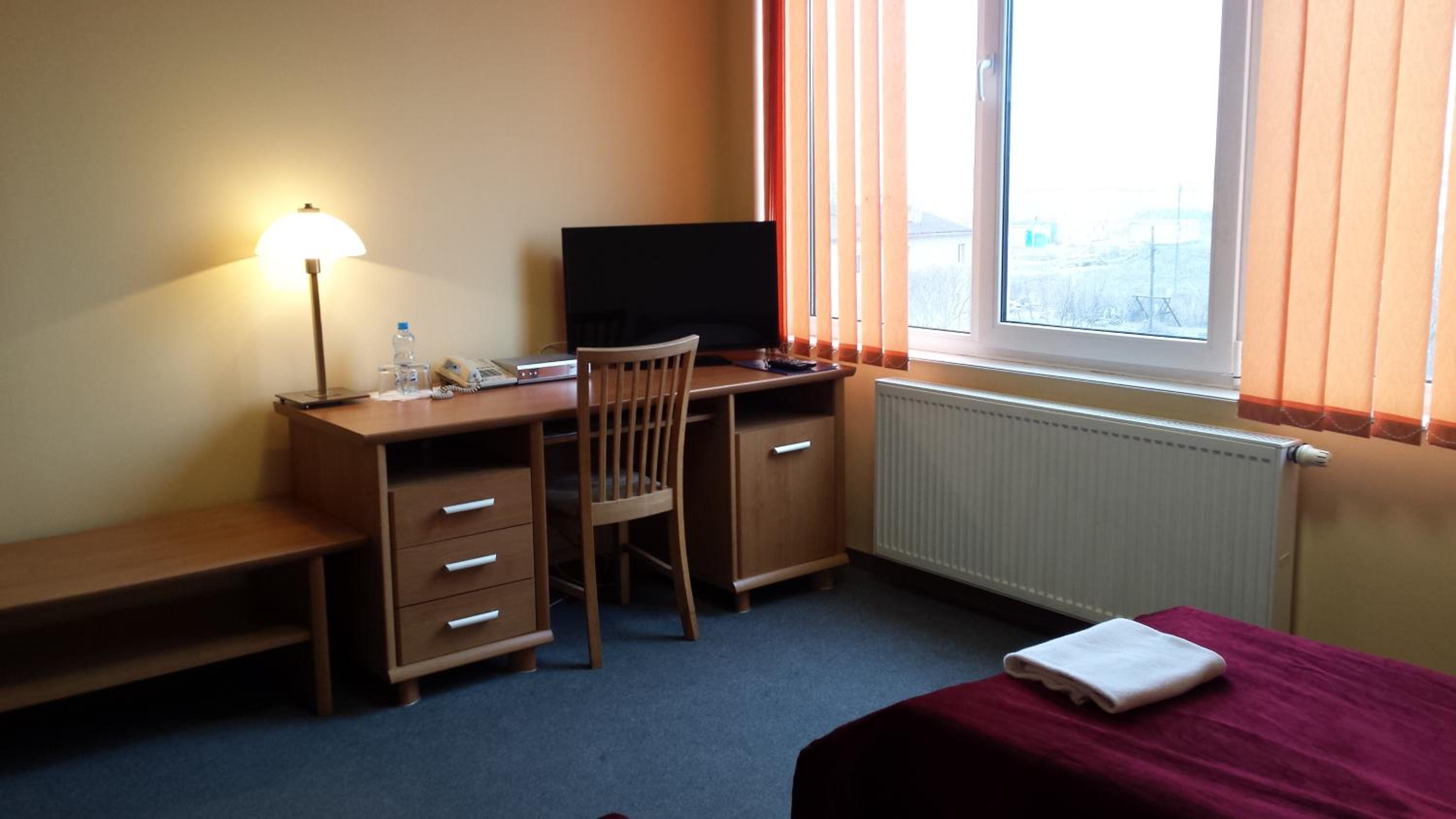 Standard Twin Room - Photo 7