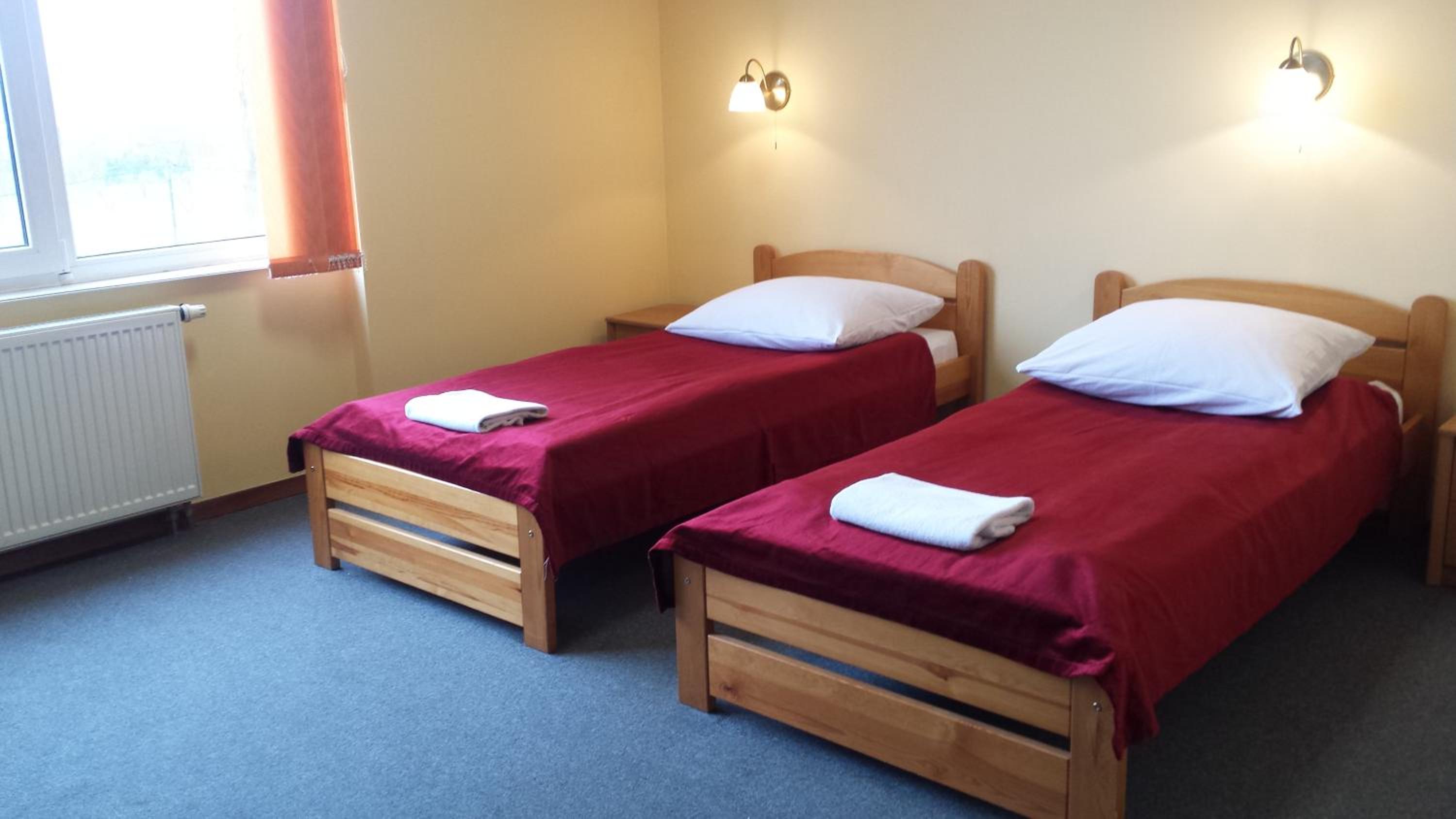 Standard Twin Room - Photo 9