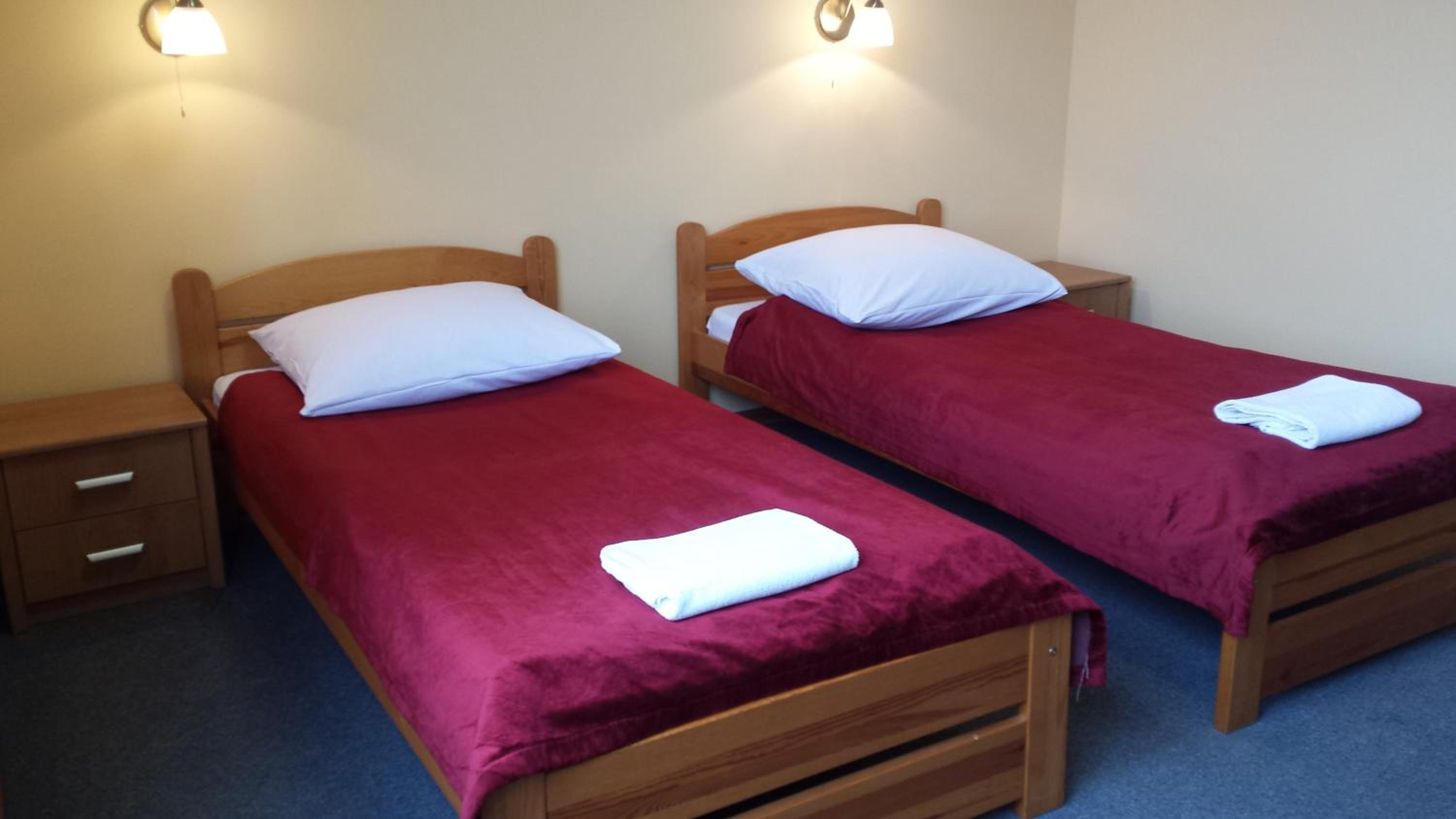 Standard Twin Room - Photo 8