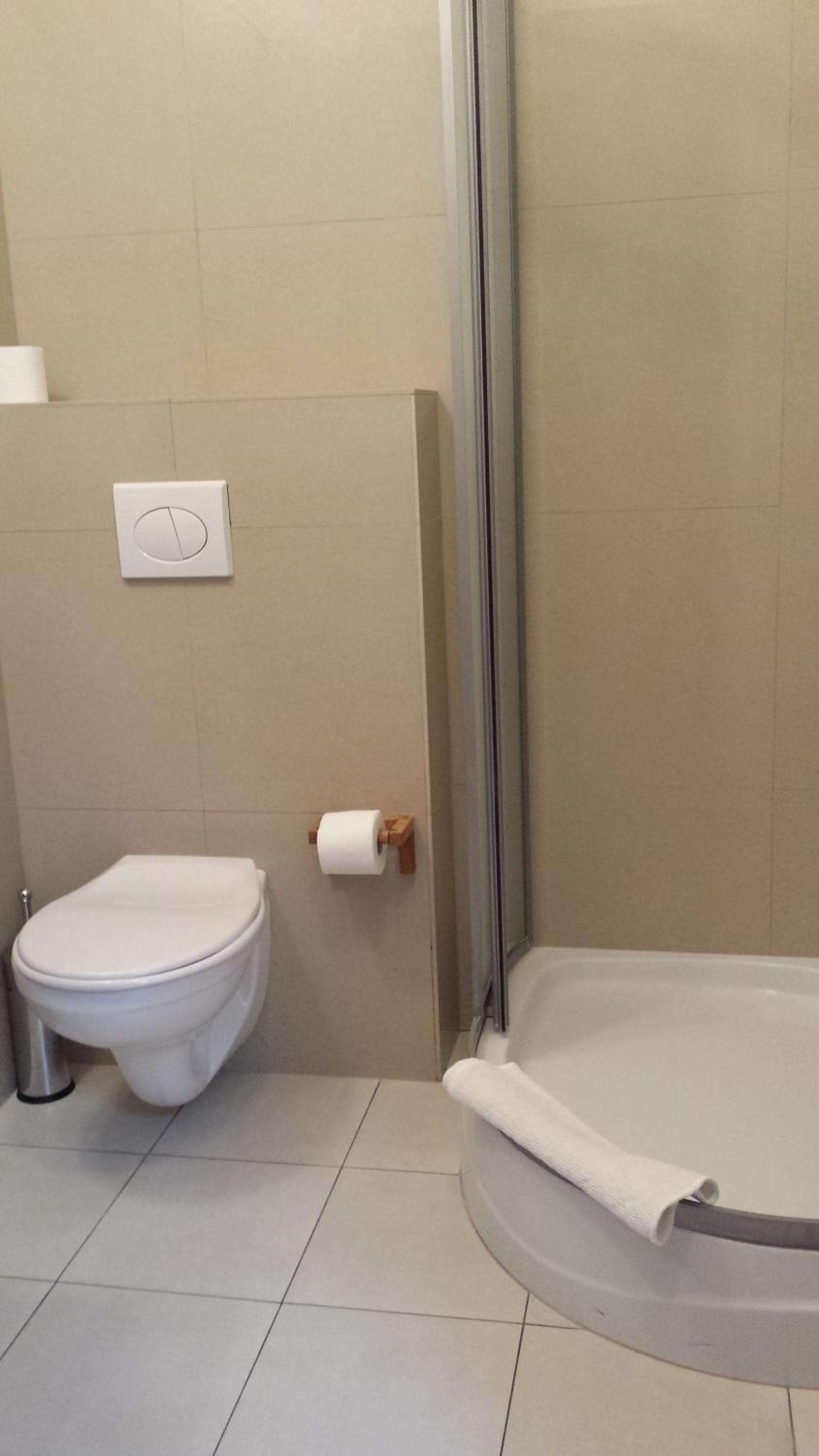 Standard Twin Room - Photo 3