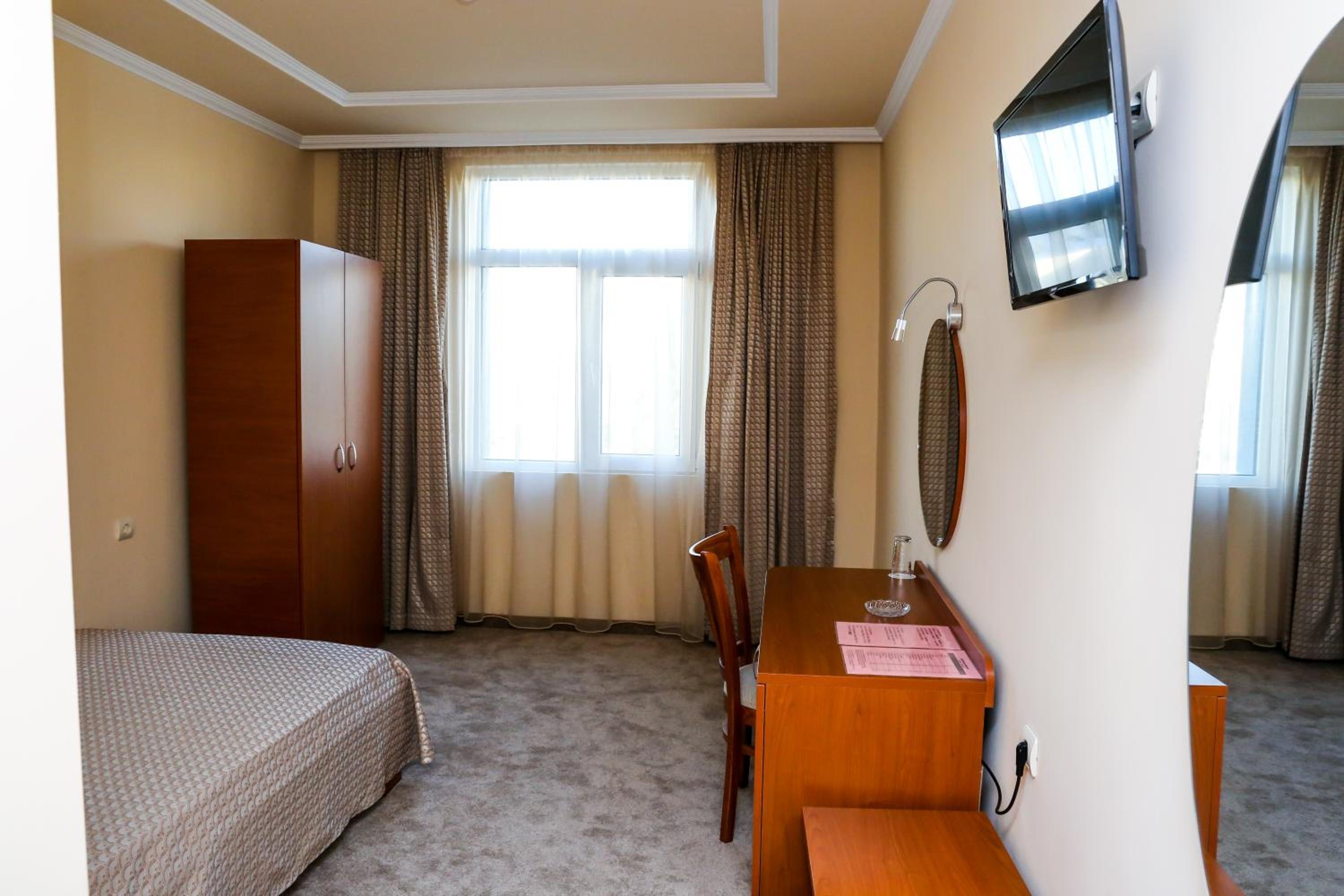 Double or Twin Room - Photo 2