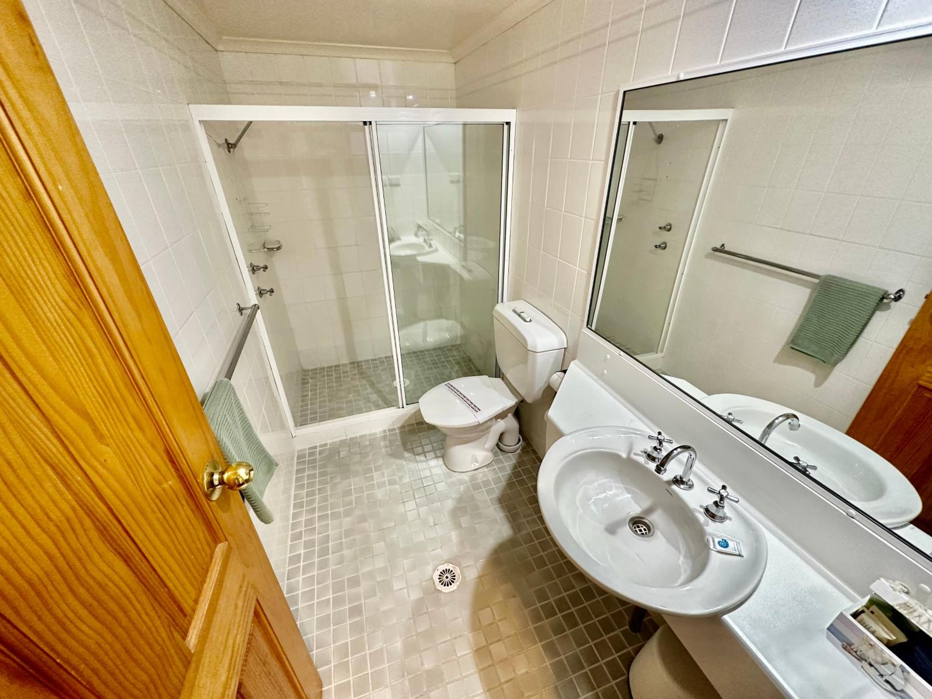 Standard Queen Room photo 1