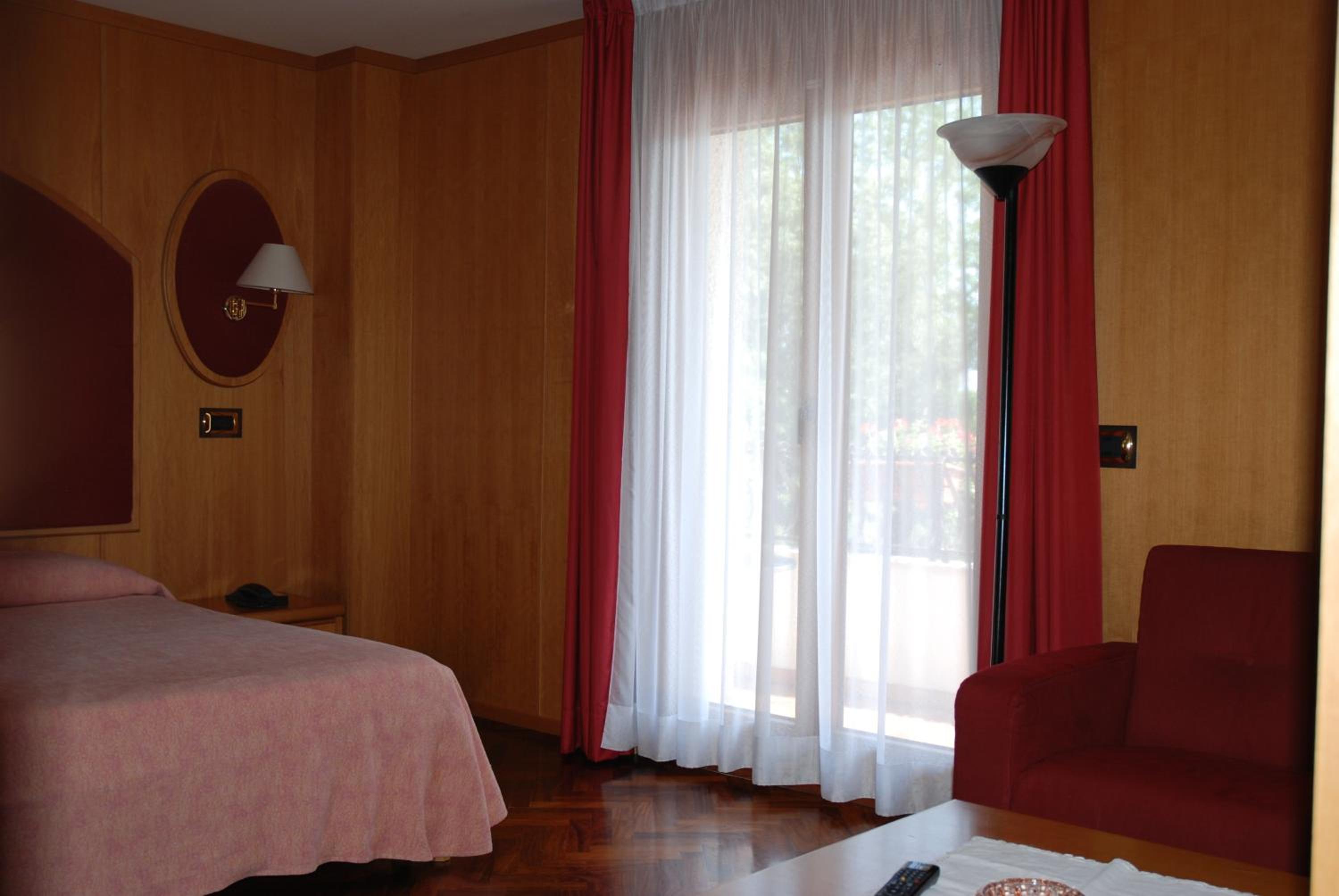 Single Room photo 2