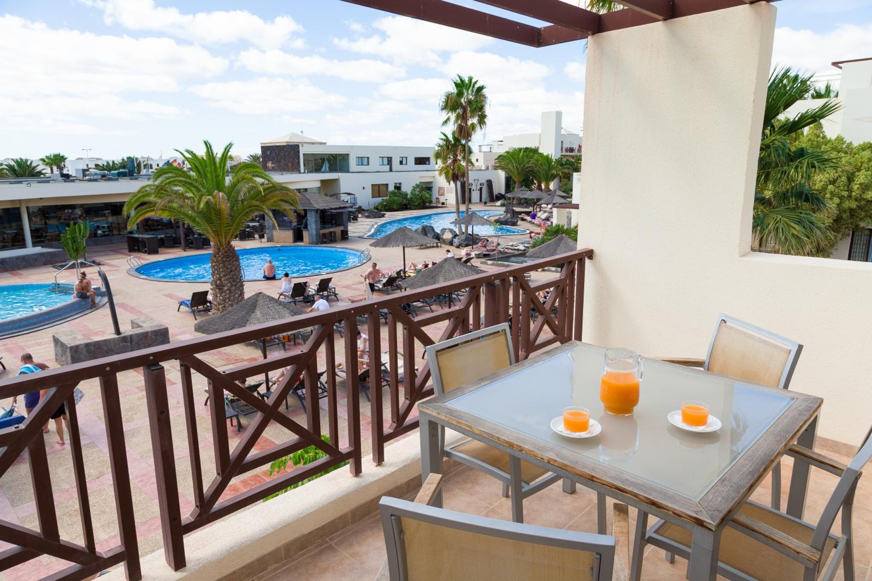 Suíte com Vista para a Piscina (2 Adultos)