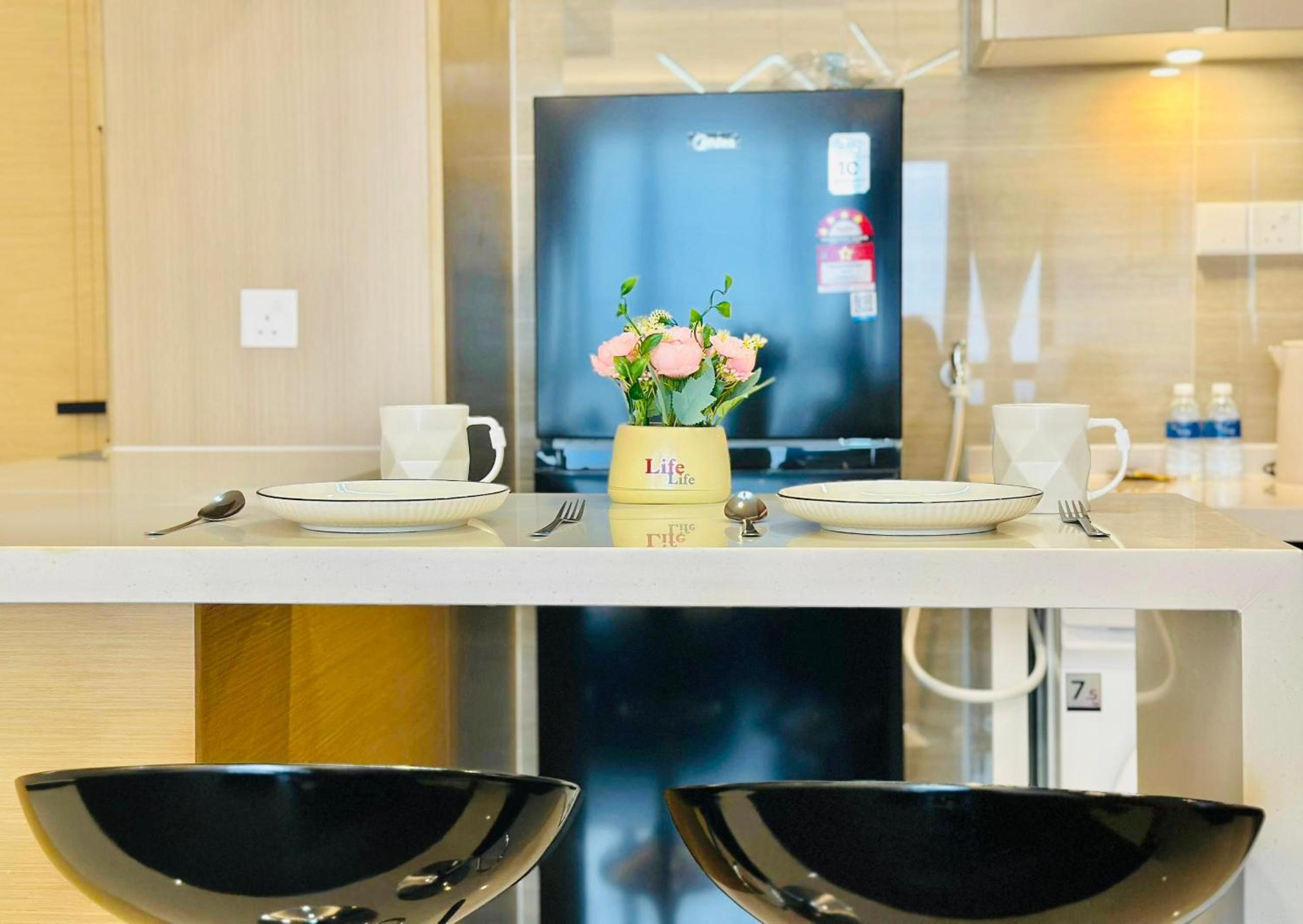 Studio Apartment with Harbor View photo 3