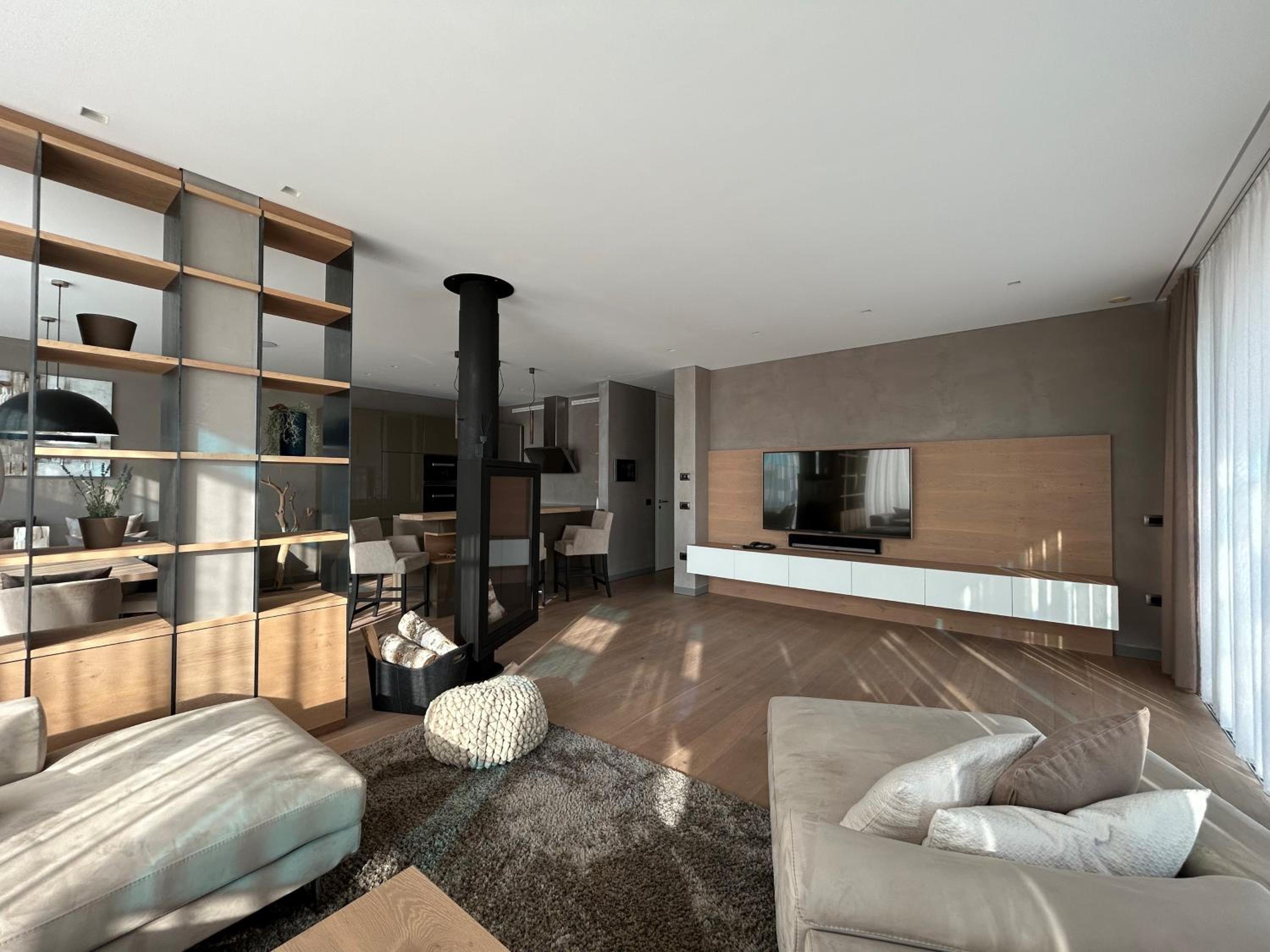 Three-Bedroom Apartment with Lake View