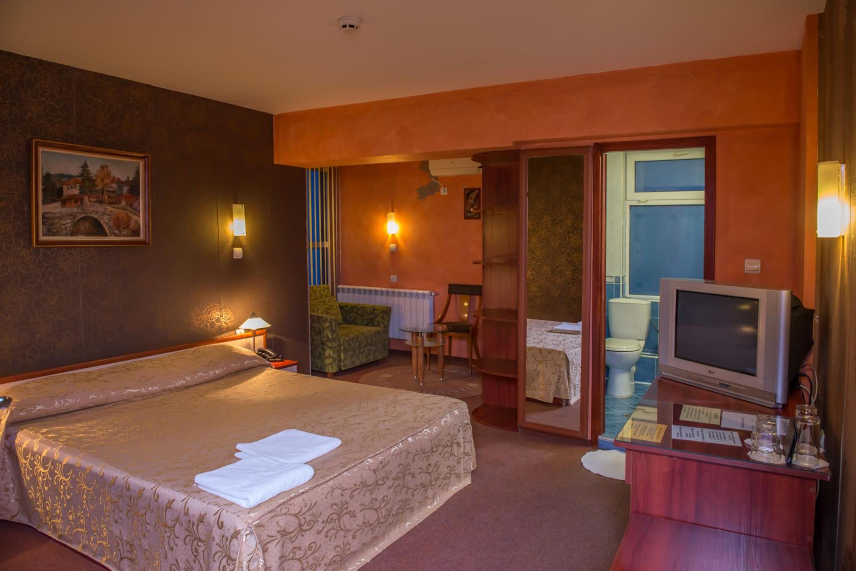 Standard Double Room photo 2