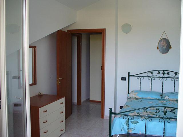 Apartment with Lake View