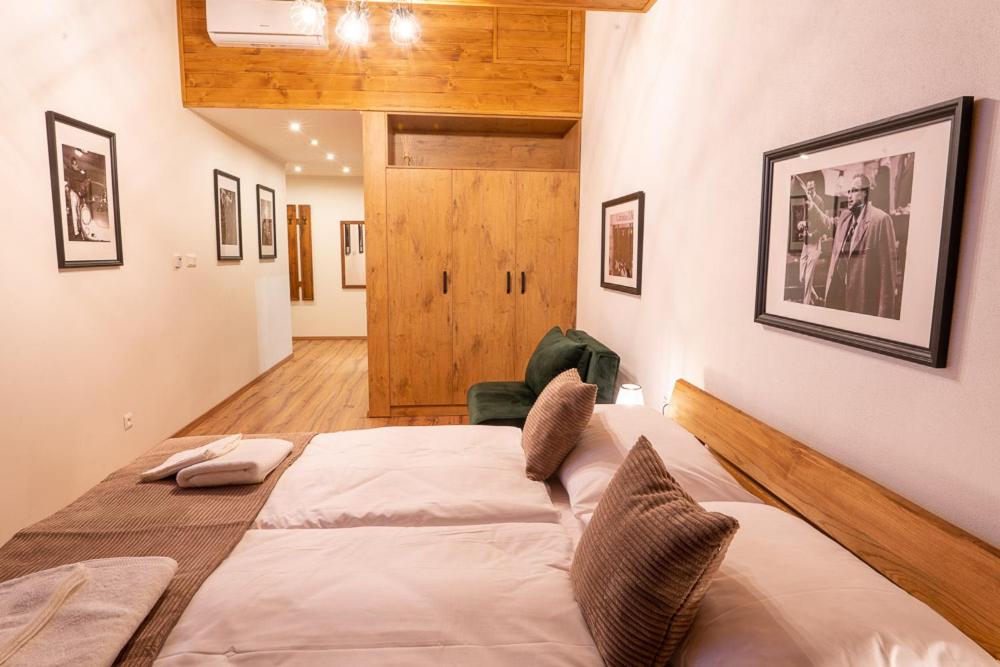 Deluxe Room - Photo 6