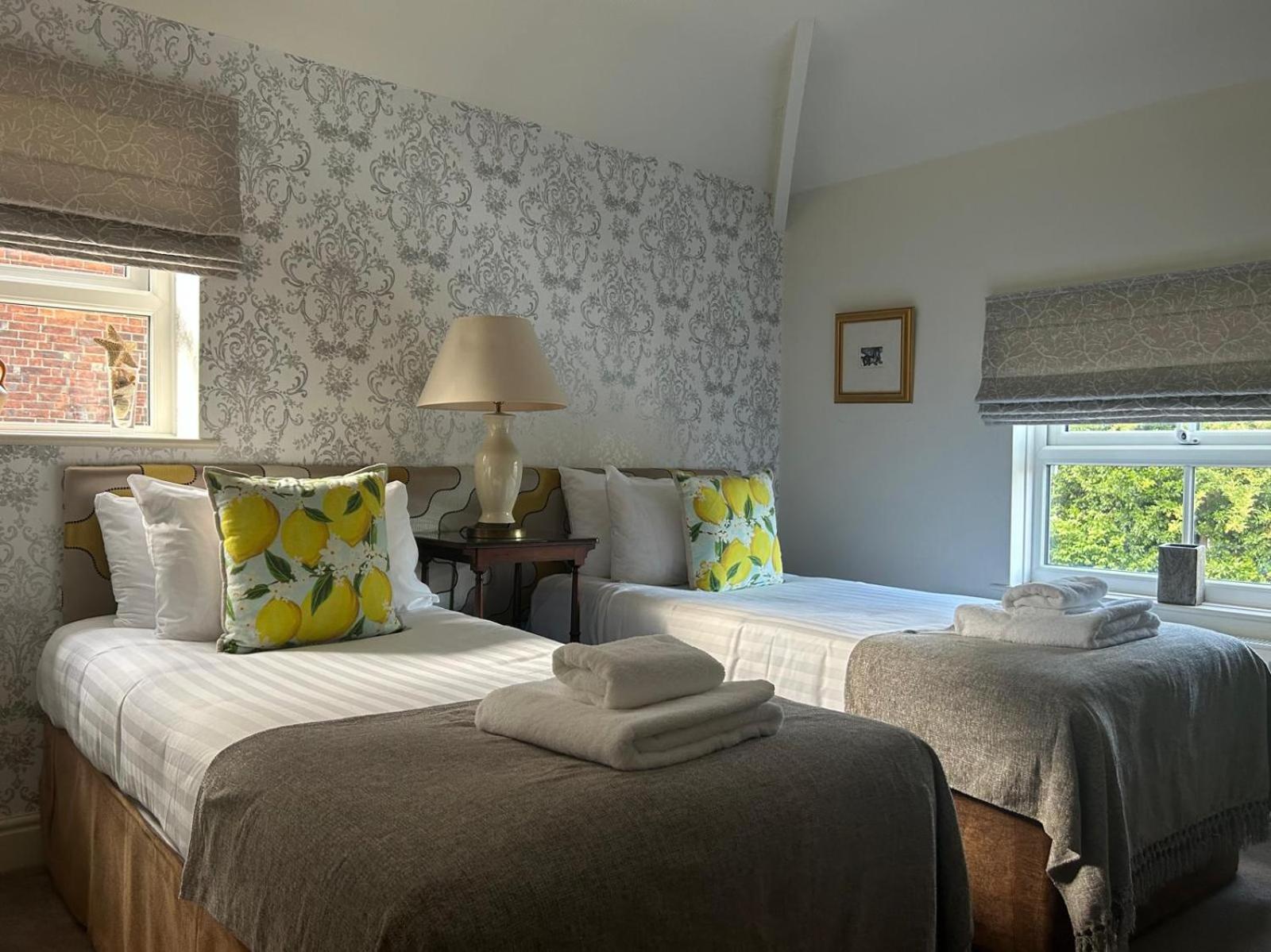 Double or Twin Room with Private Bathroom photo 1