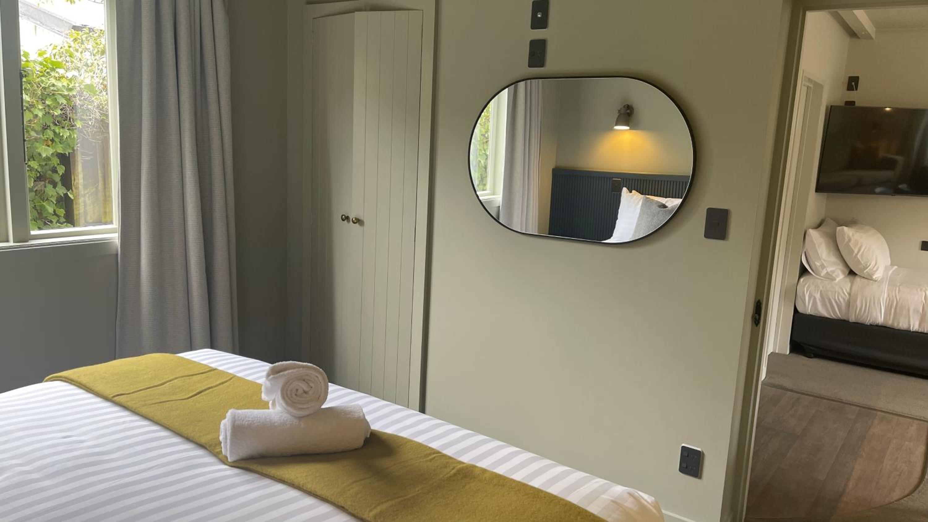 Deluxe Double or Twin Room photo 2