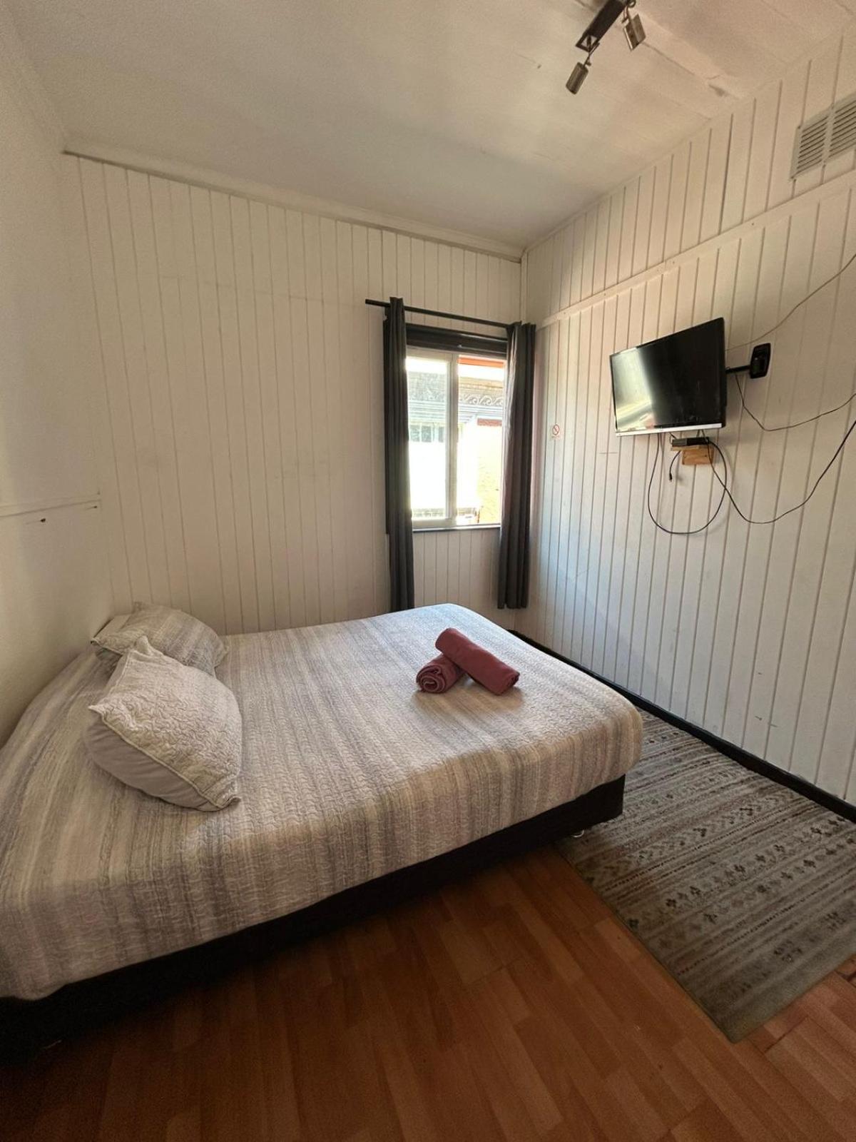 Budget Double Room photo 3