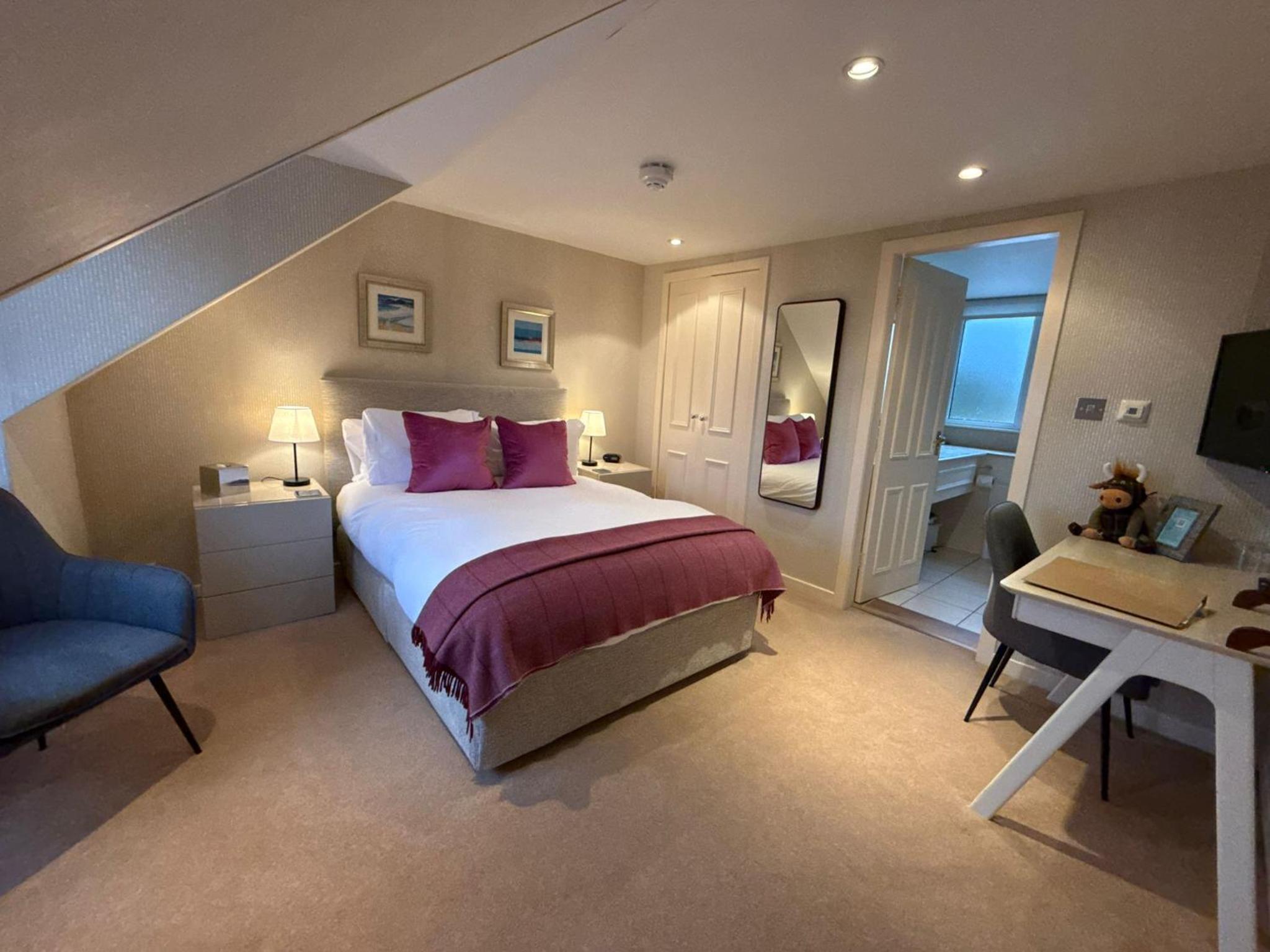 Small Double Room with Sea View (no pets)