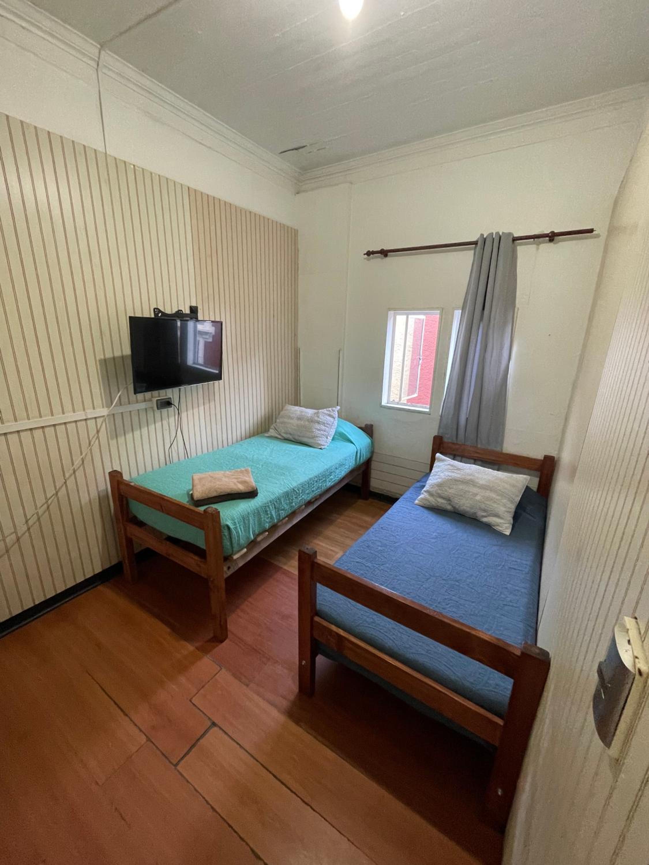 Twin Room with Shared Bathroom photo 2