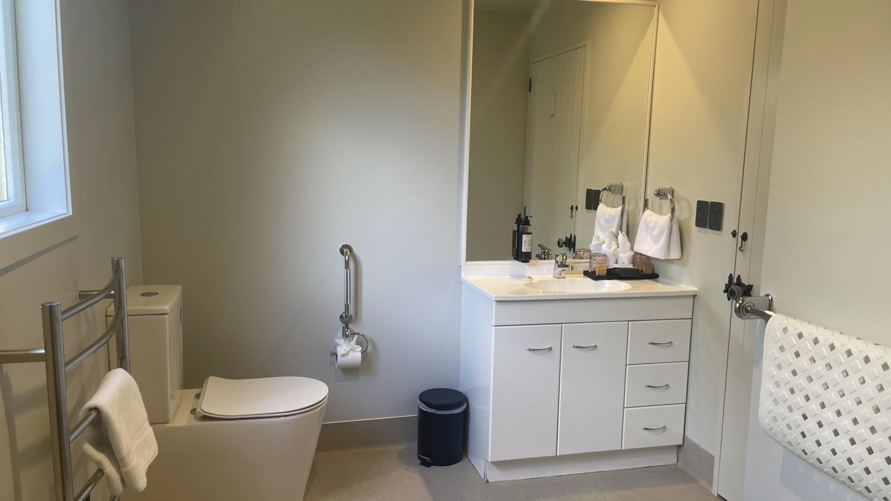 Apartment - Disability Access - Photo 2