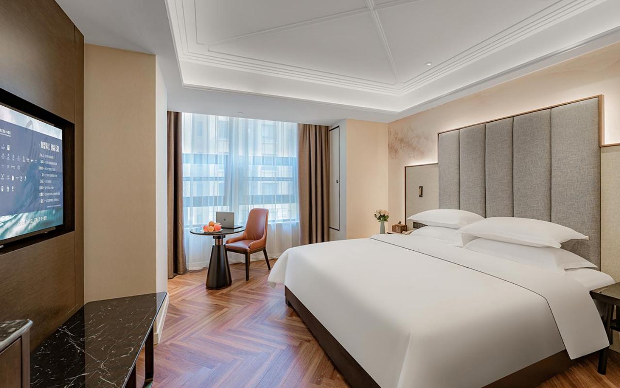 Elegant Business Double Room photo 2