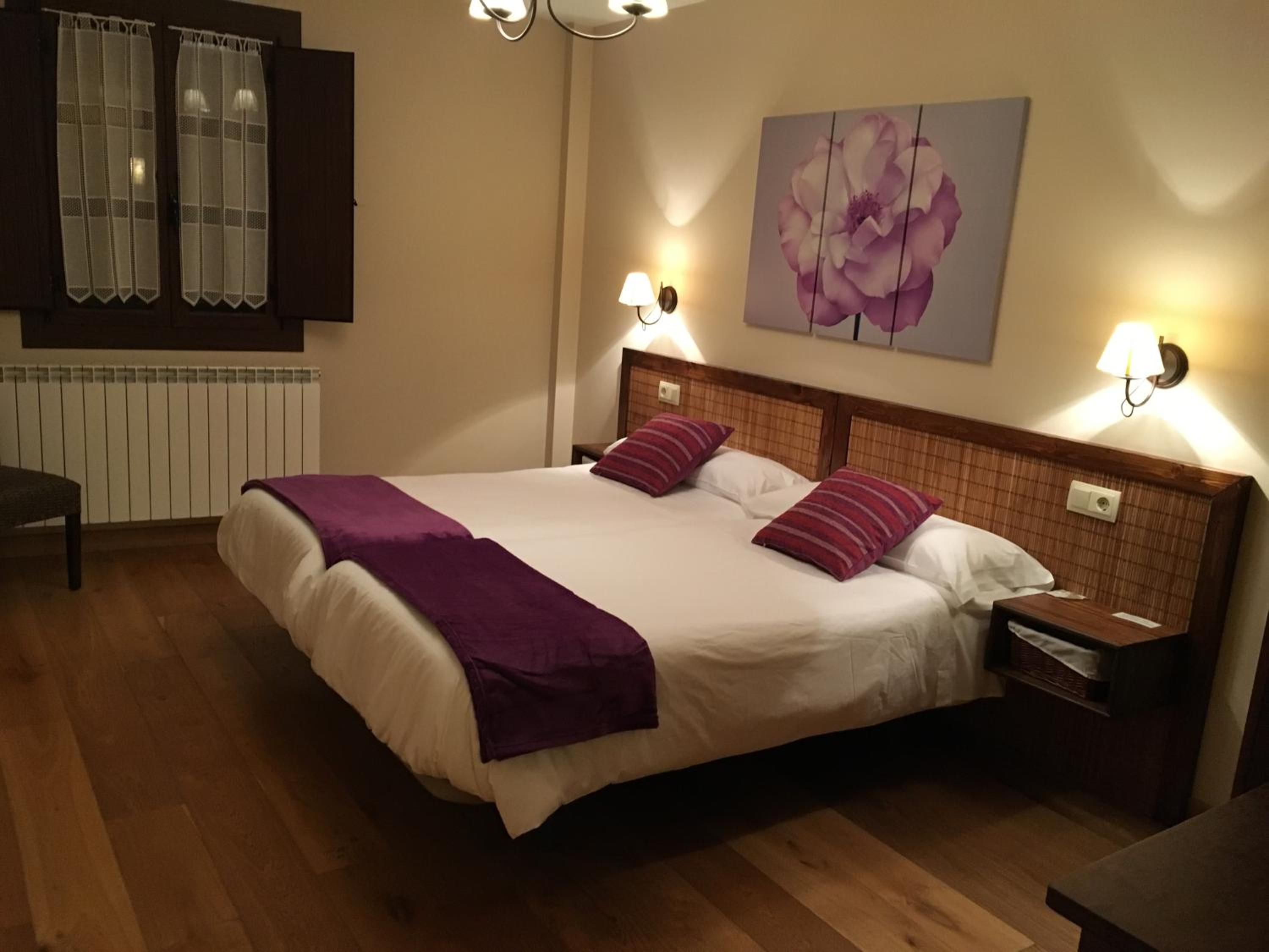 Twin Room - Photo 1