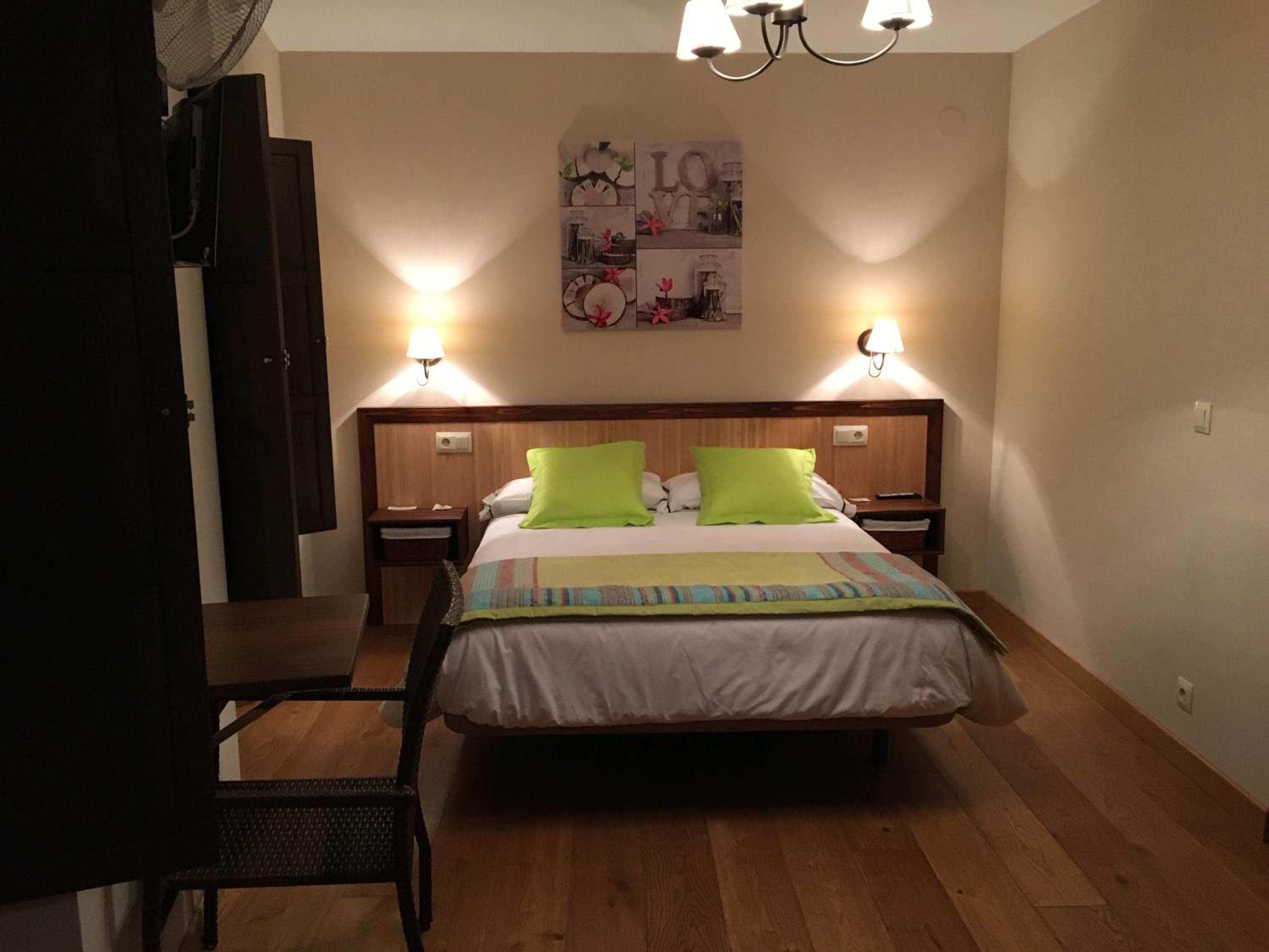 Double Room - Photo 3