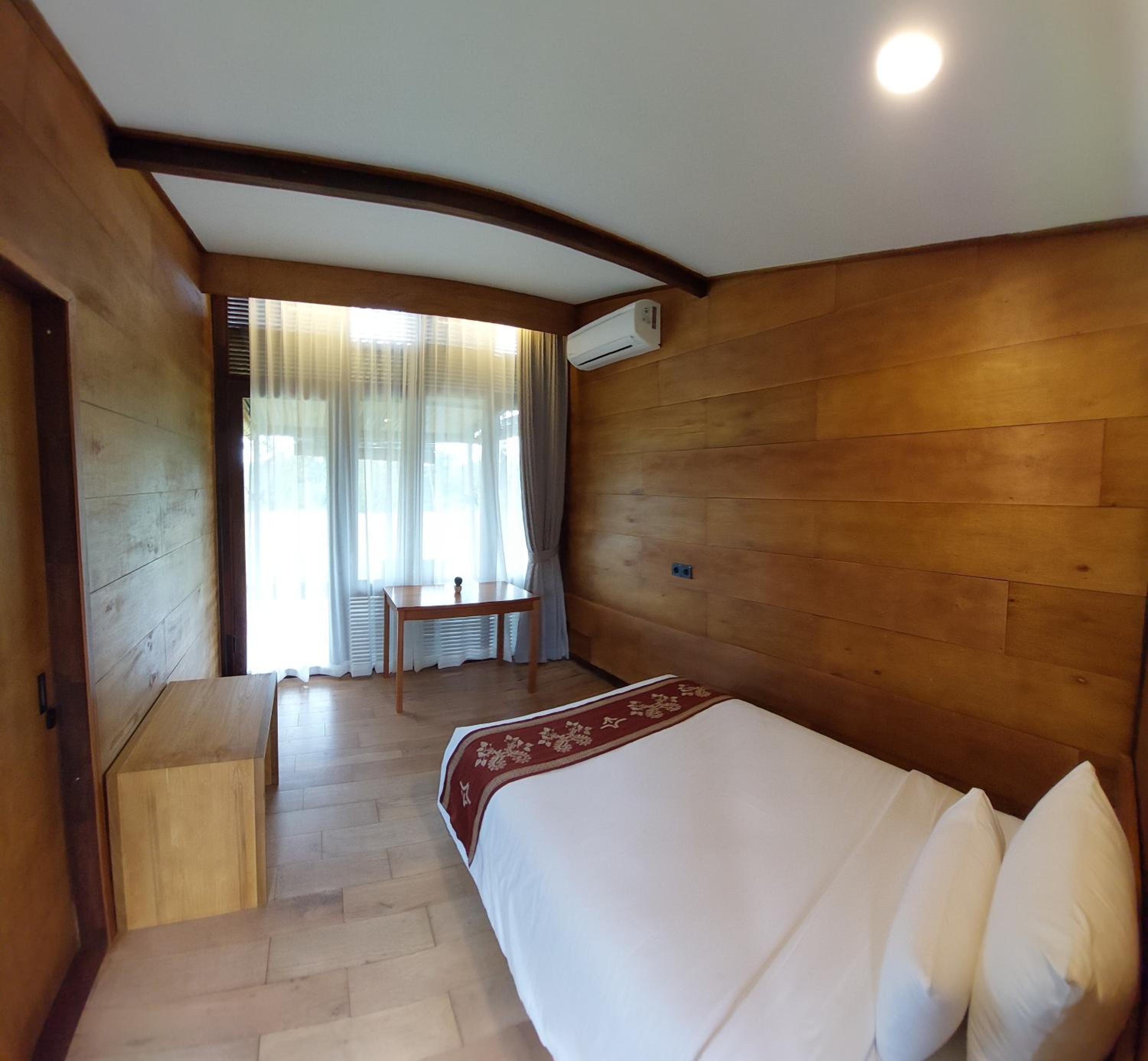 Three-Bedroom Villa - Photo 5