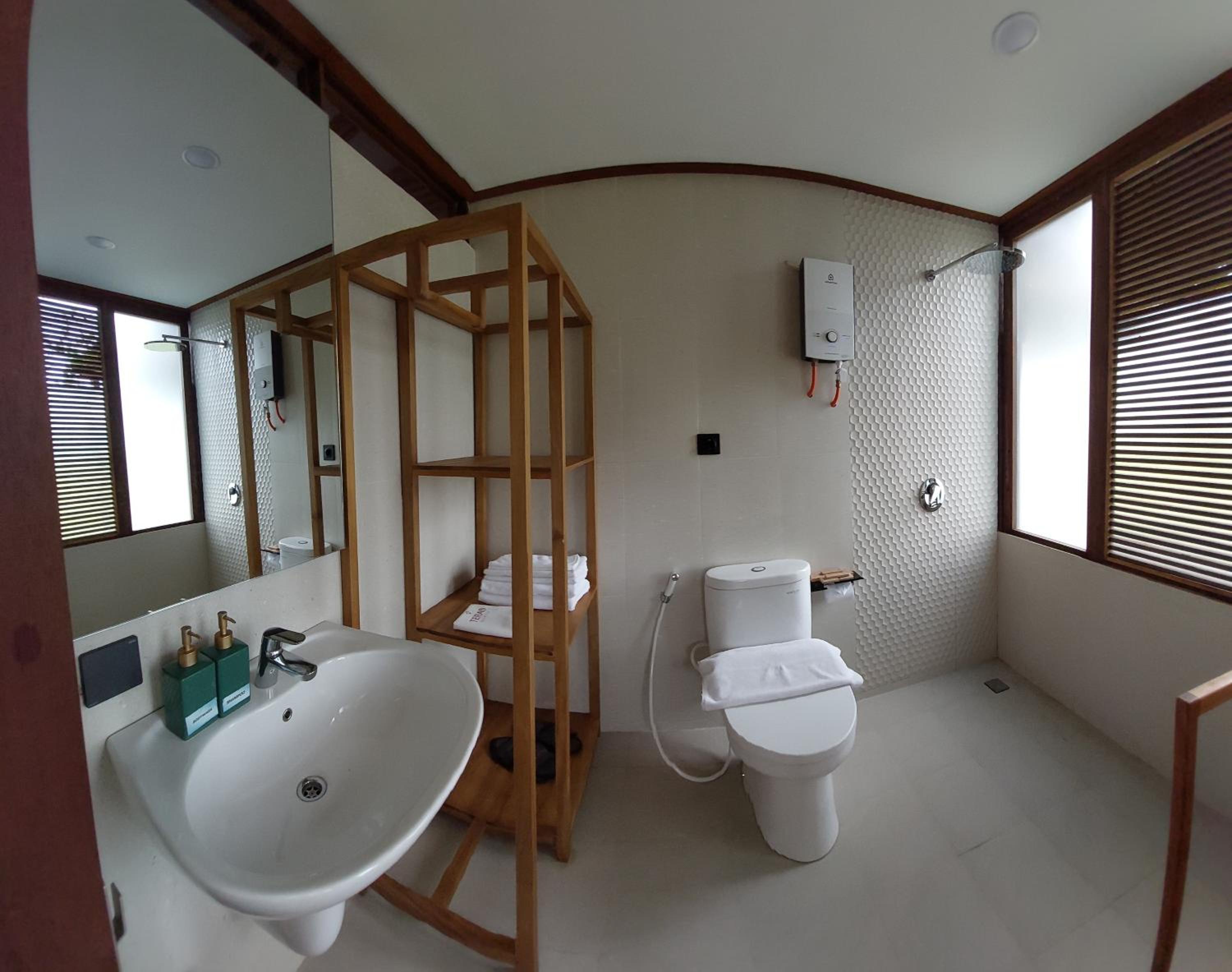 Three-Bedroom Villa - Photo 6