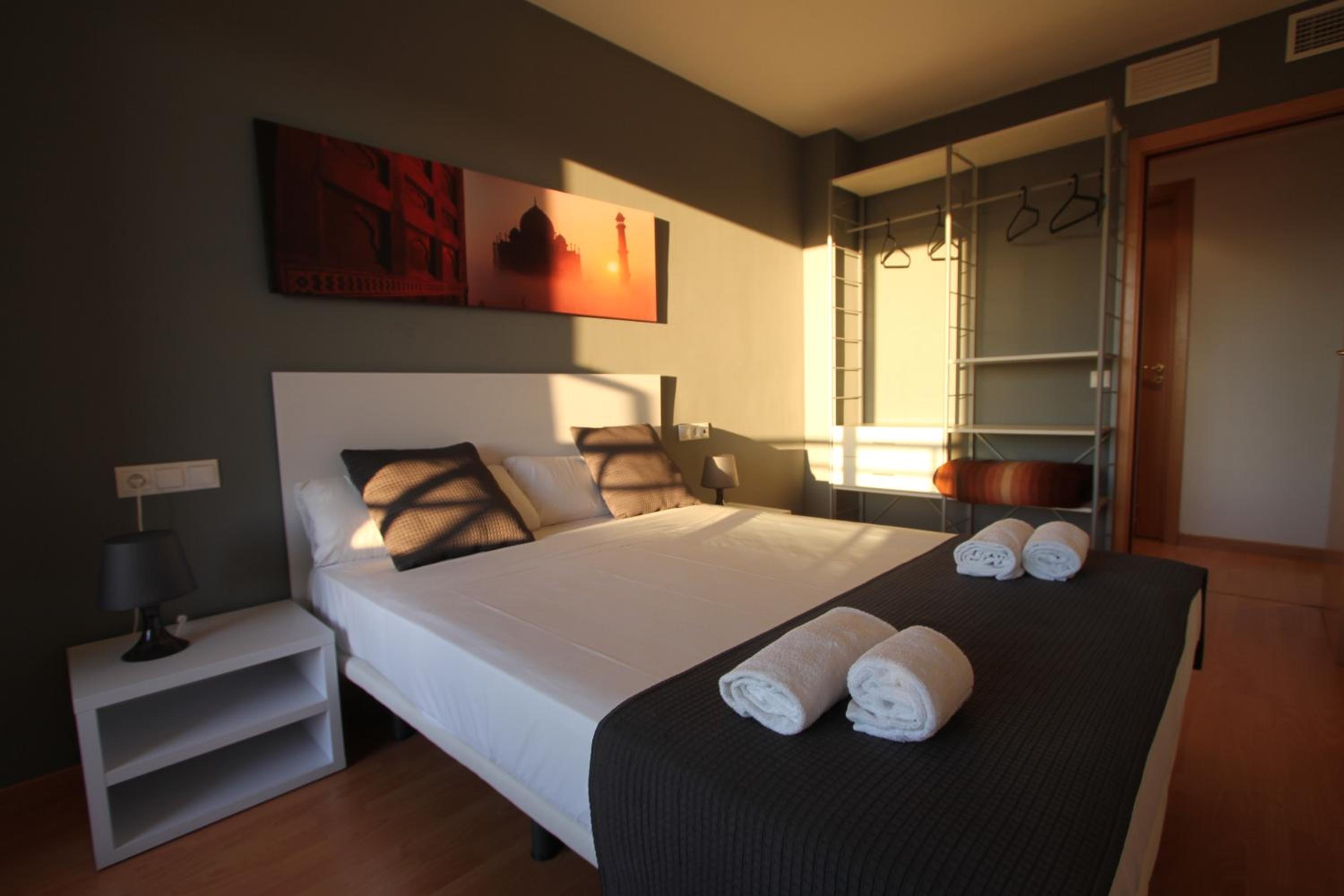 Two-Bedroom Apartment (4-6 Adults) photo 2