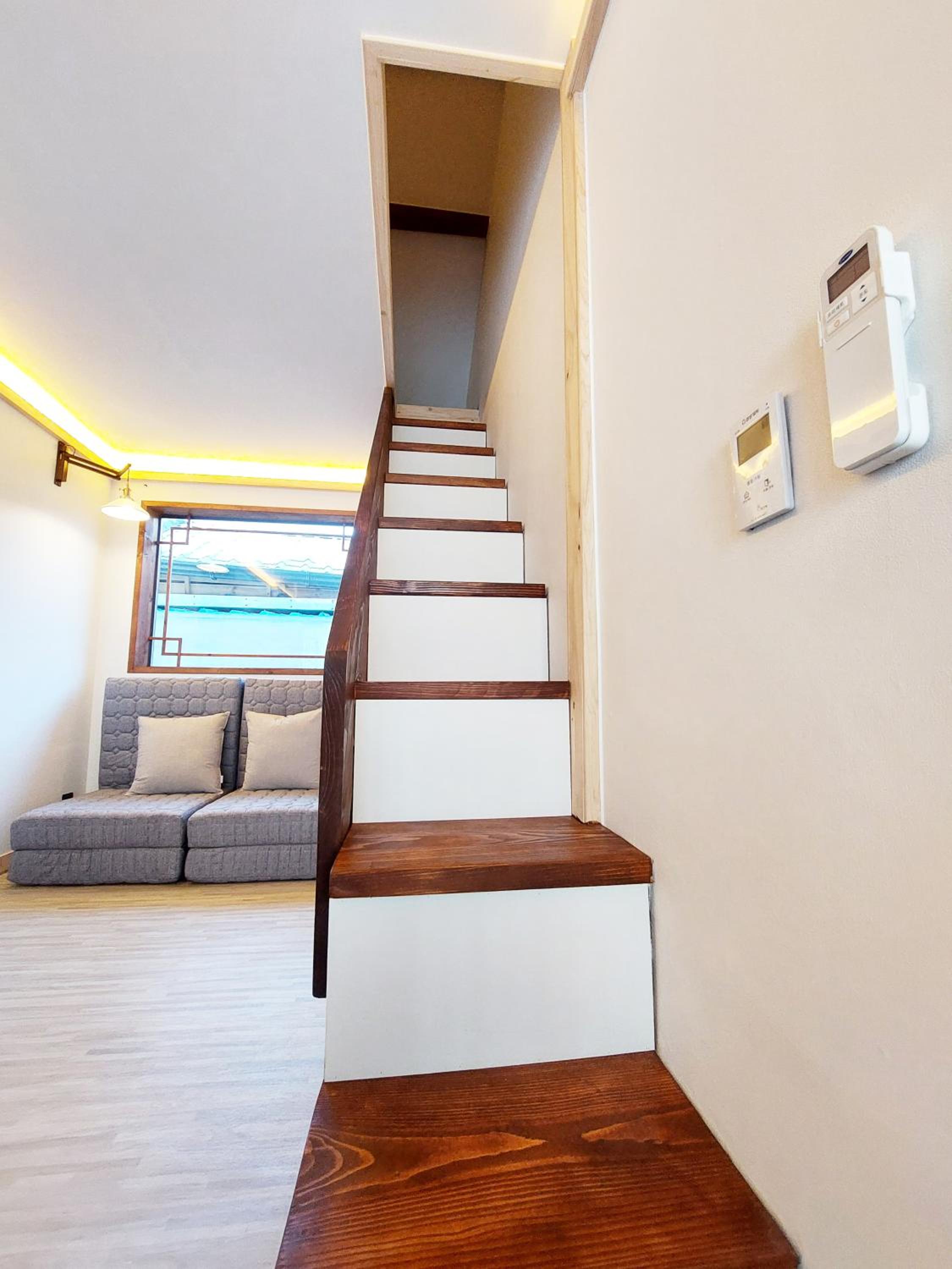 Family Room with Private Bathroom photo 3